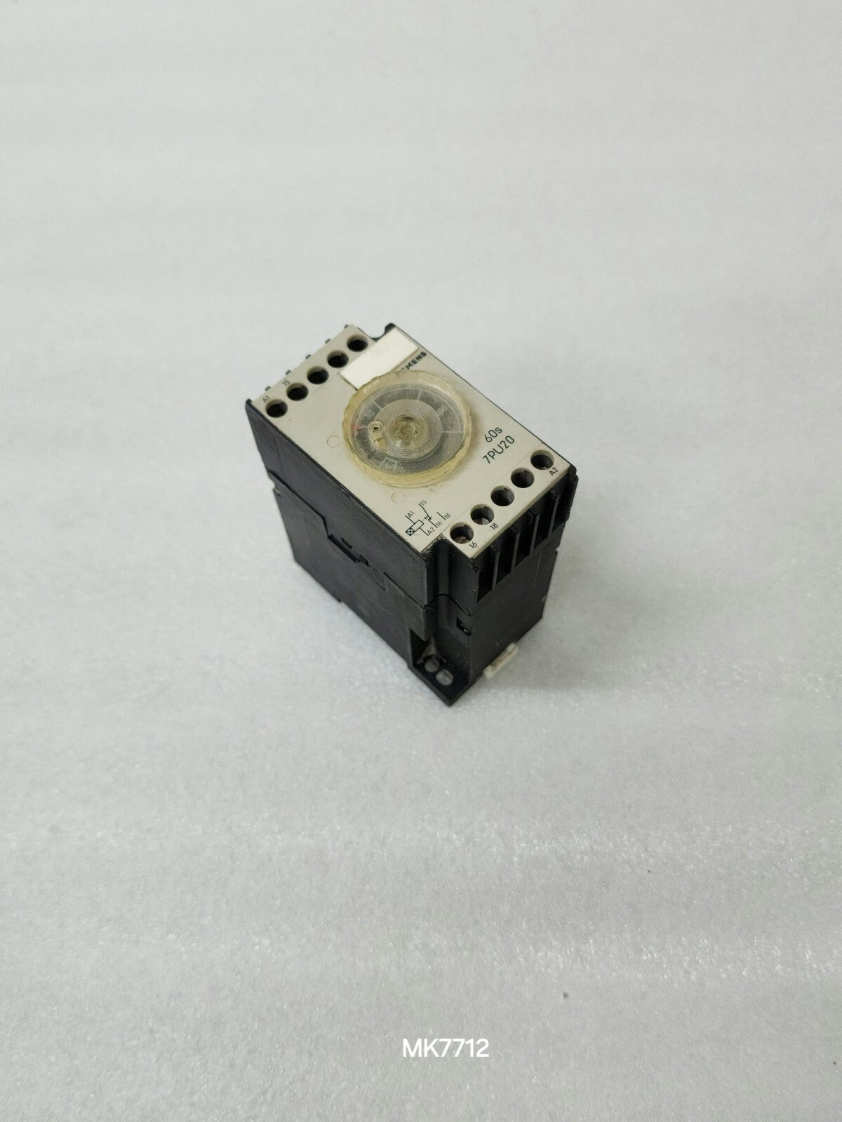 SIEMENS 7PU2040-2AK30 TIMER RELAY 120-127V