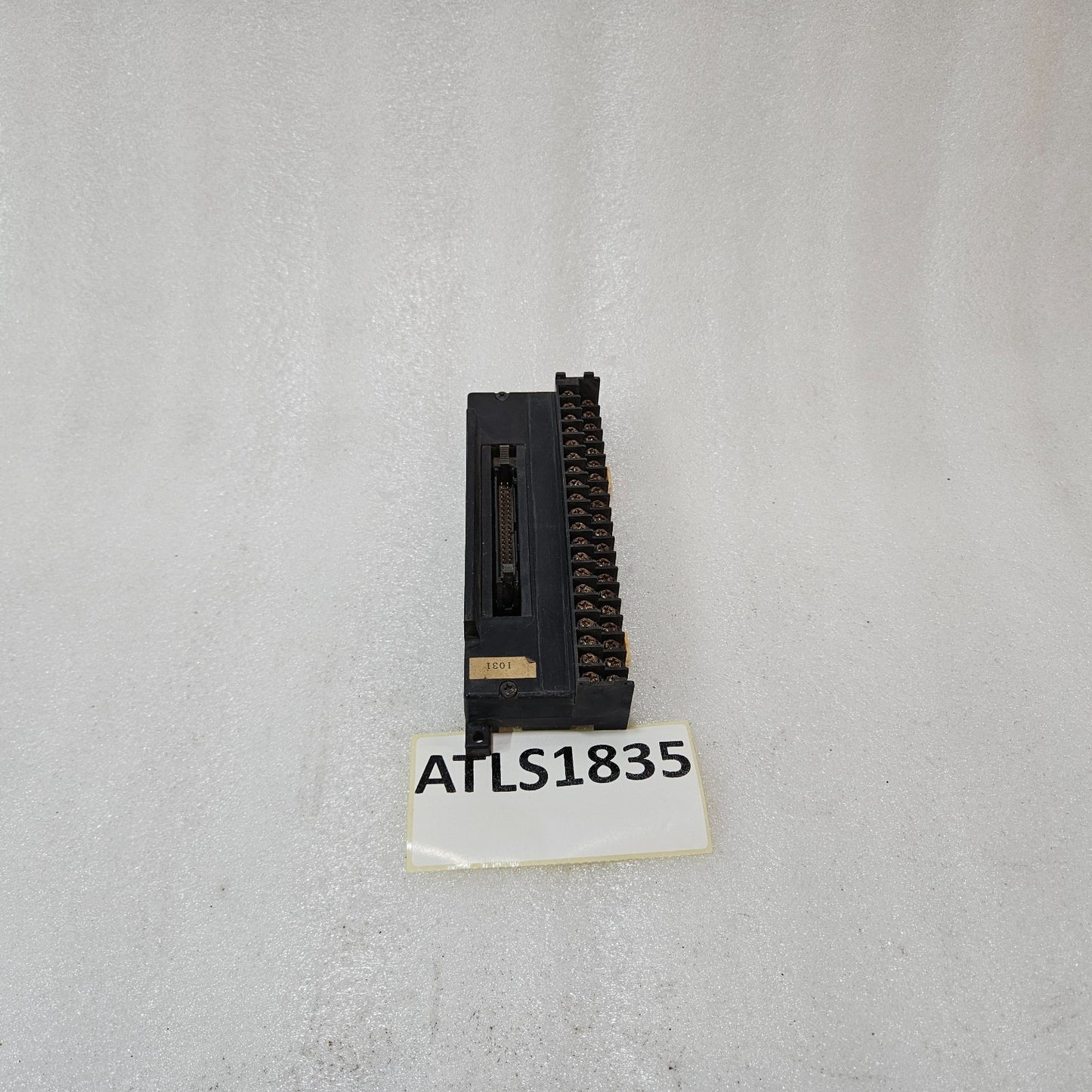 YOSHIDA ELECTRIC PS7D-40V4 INTERFACE MODULE / CONNECTOR UNIT 125V 1A INDUSTRIAL