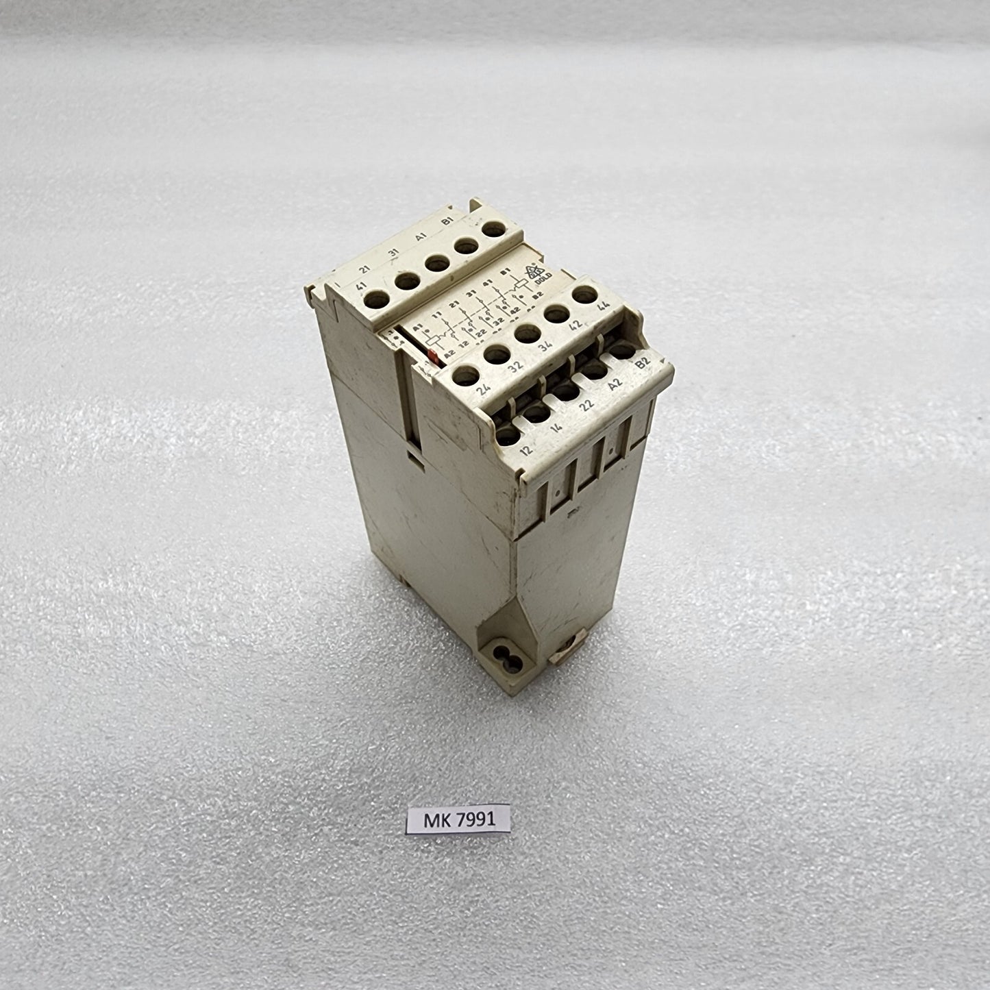 DOLD AD 8851.14 LATCHING RELAY 0016370 220-230V