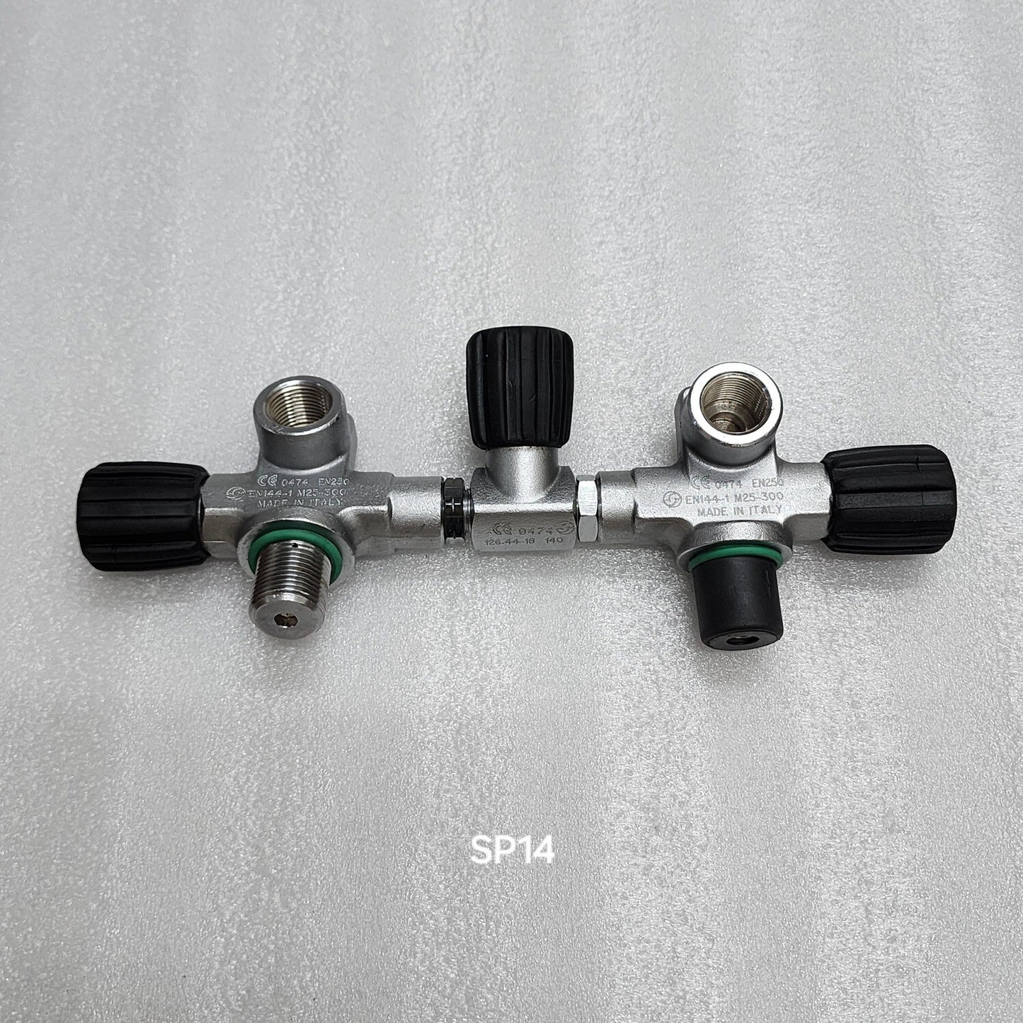 DOUBLE TANK MANIFOLD M25-300 DIVING CYLINDER VALVE 300 BAR