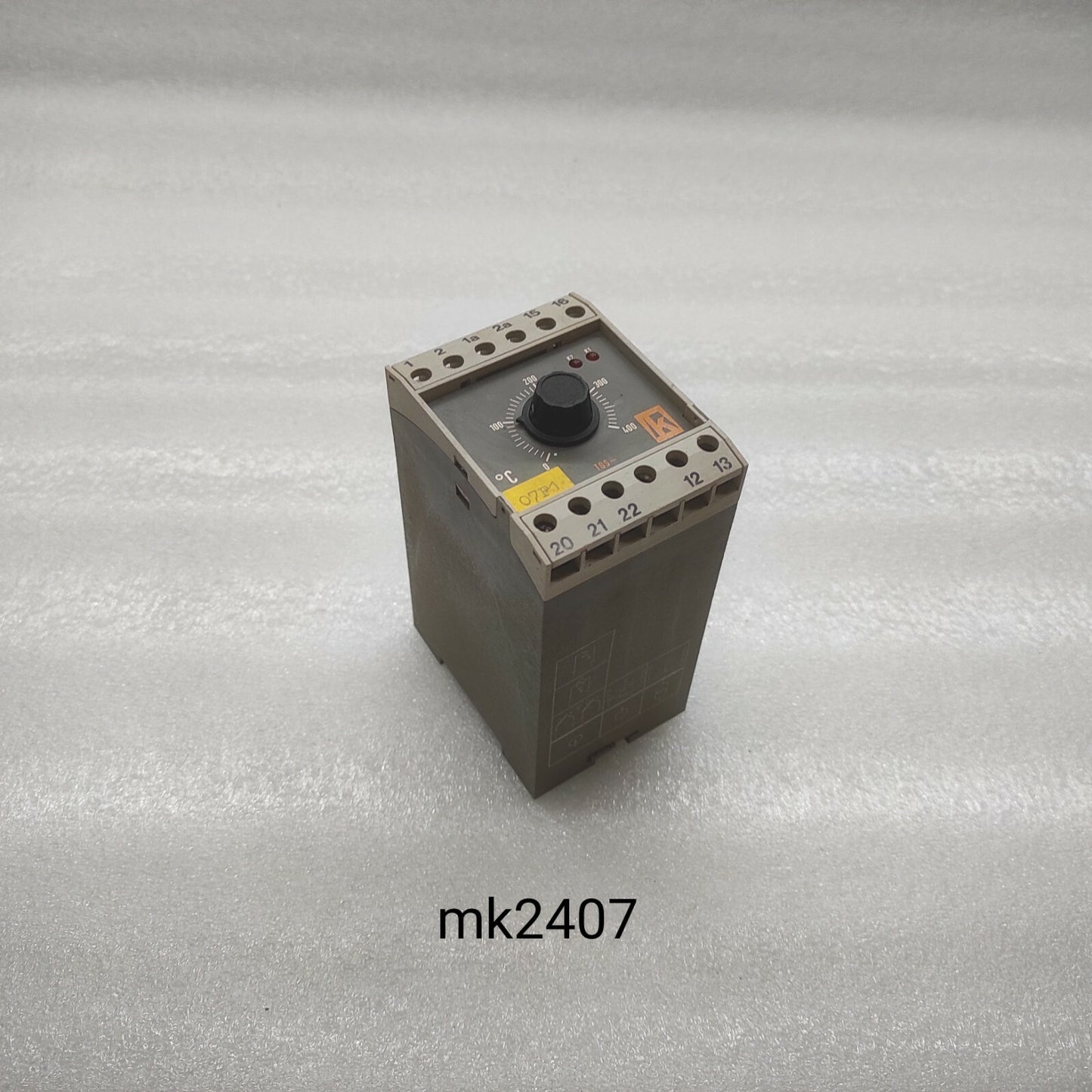 JUMO TW72986 TEMPERATURE CONTROLLER TWOW-54/10 97002290 0-400'C 220V