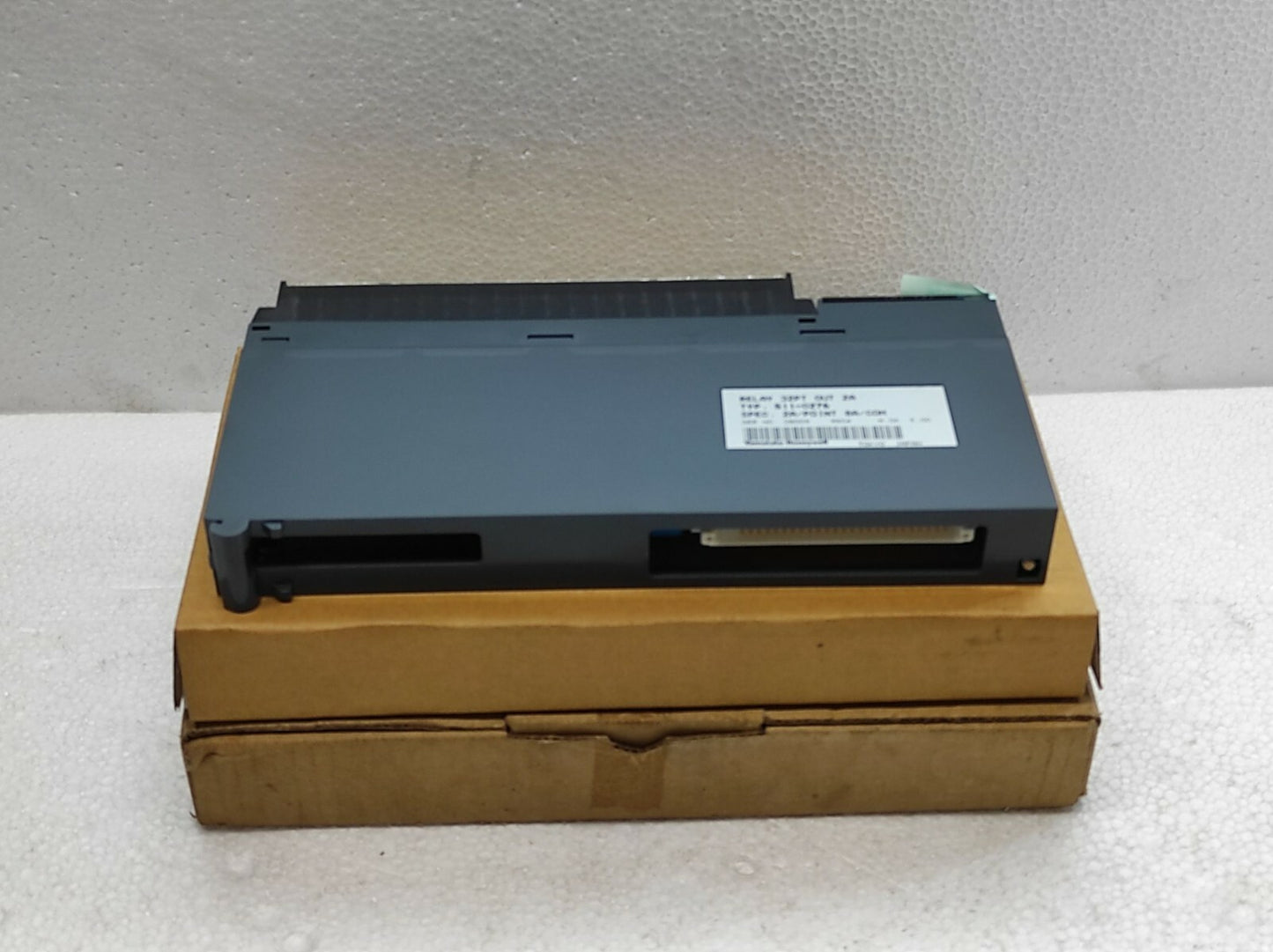YAMATAKE HONEYWELL 511-0276 RELAY 32PT OUT 2A 5110276