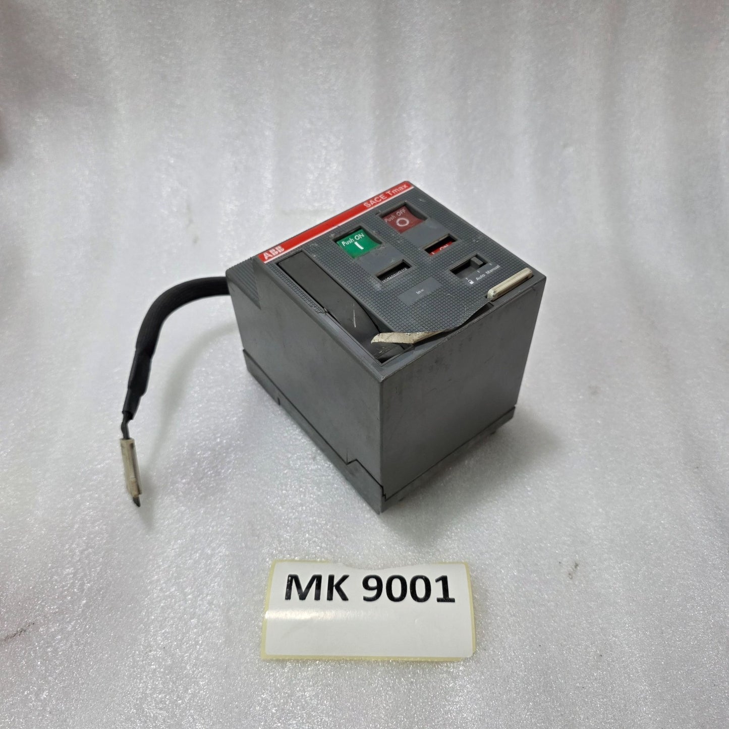 ABB SACE TMAX MOTOR OPERATOR MOE 220–250V AC/DC – MCCB REMOTE CONTROL UNIT, AUTO