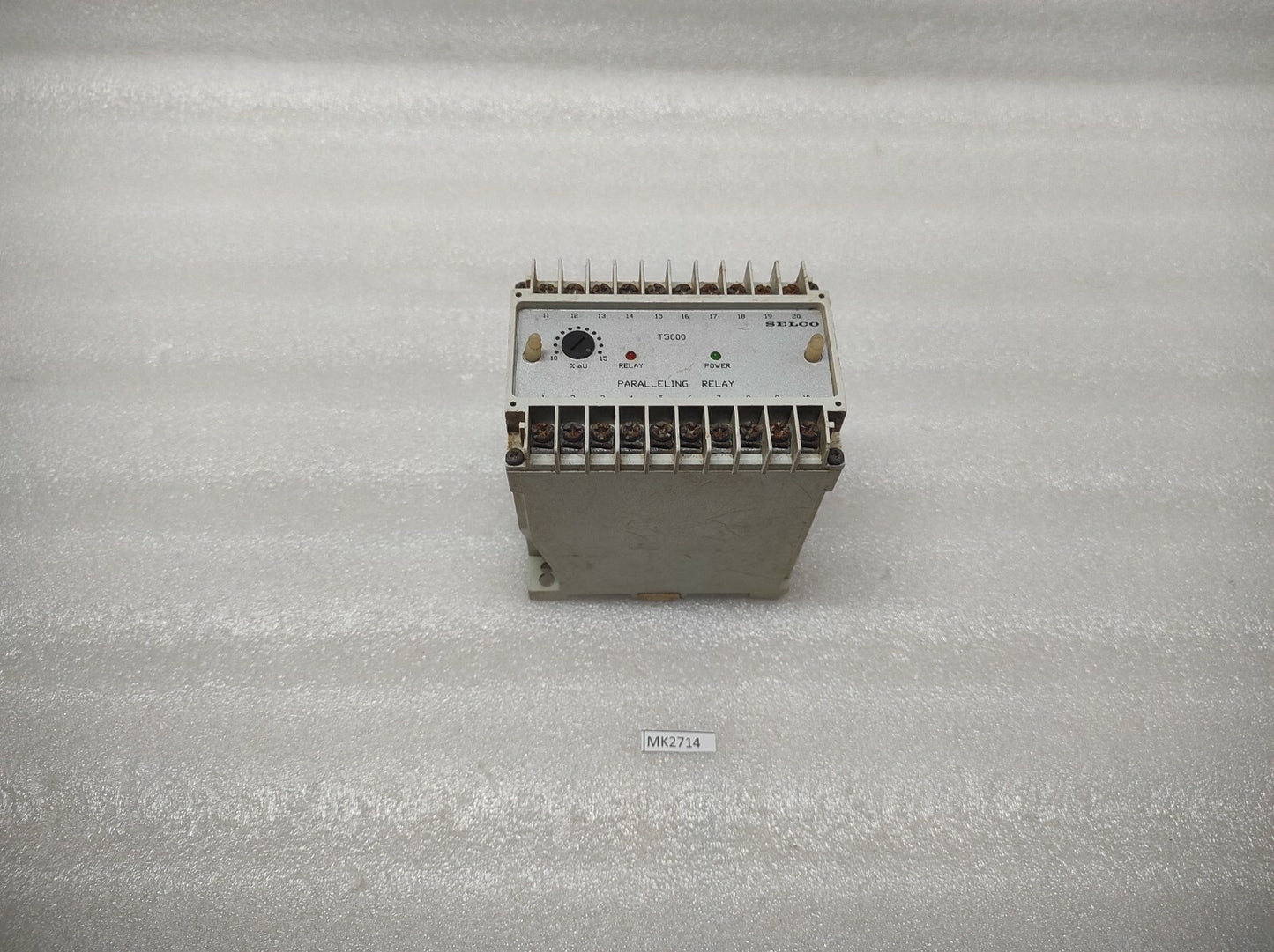 SELCO T5000-00 PARALLELING RELAY 380/440VAC GENERATOR SYNCHRONIZING RELAY