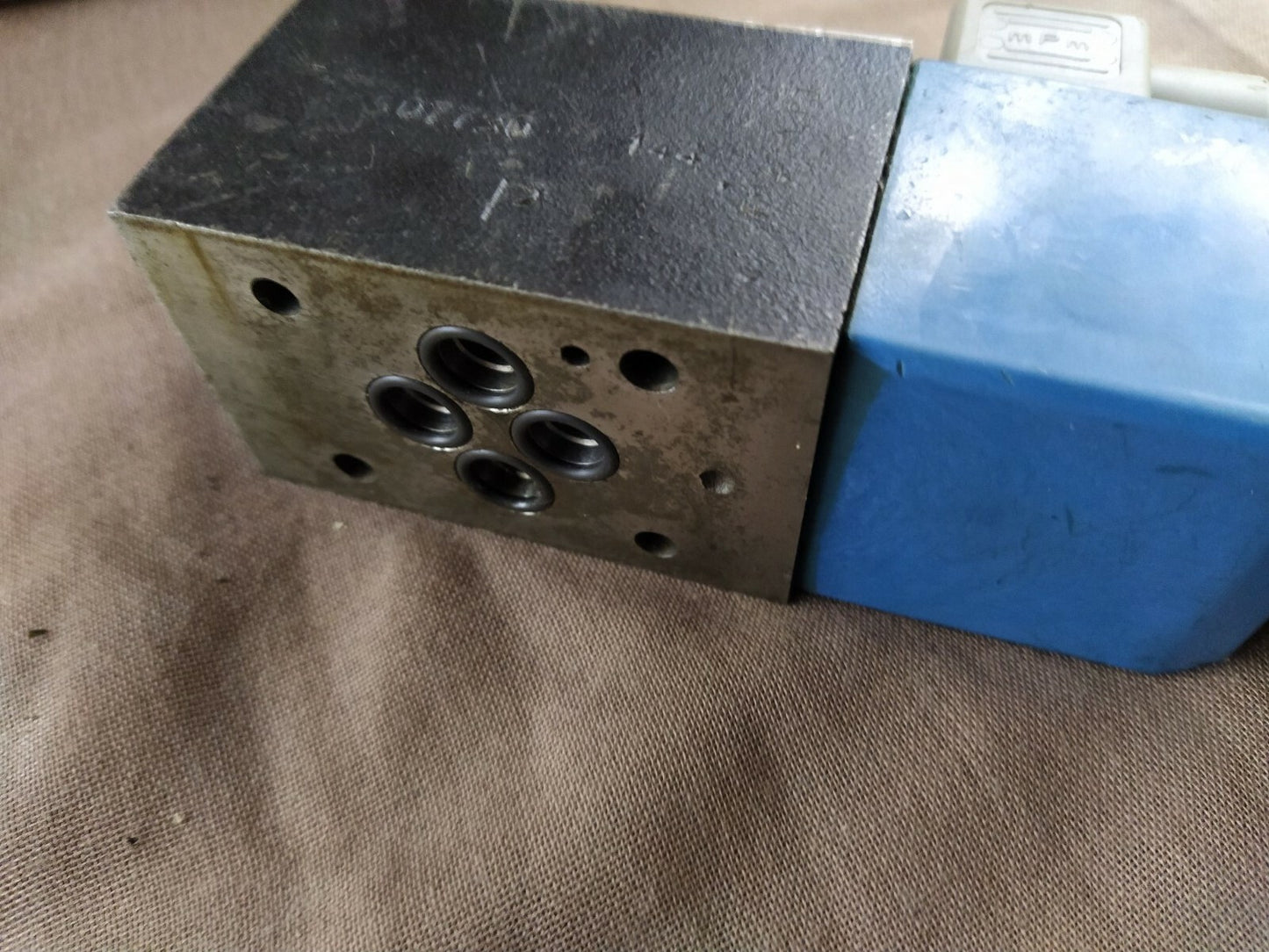 Vickers DG4V 32AL H M U1 D6 60 EN38 Directional Valve DG4V32ALHMU1D660EN38