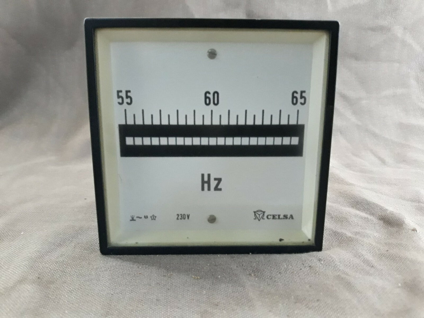 Celsa Frequency Counter Meter 230V 55-65 Hz