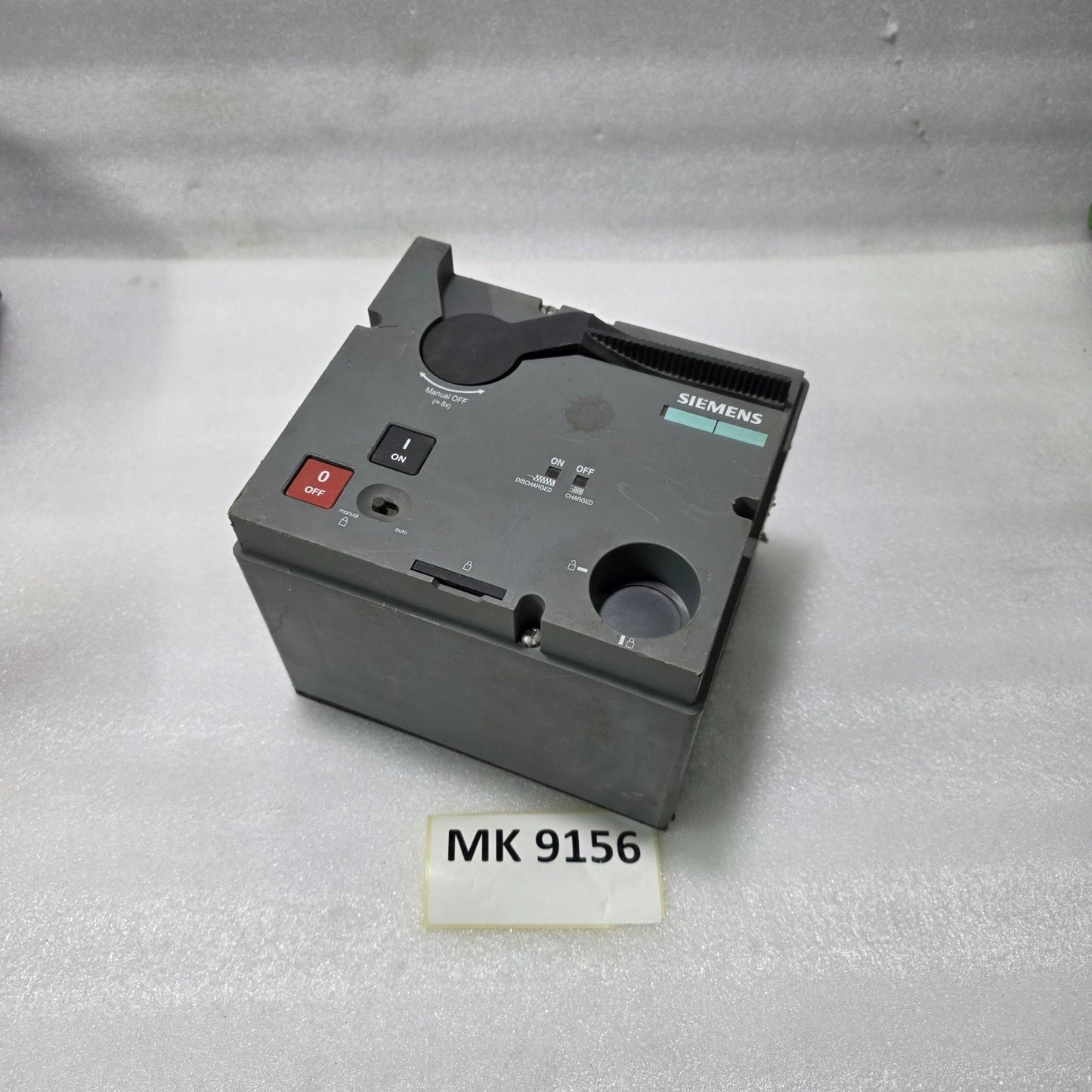 SIEMENS 3VL9600-3MQ00 MOTOR OPERATOR FOR 3VL MCCB | AUTOMATIC ON/OFF MECHANISM |