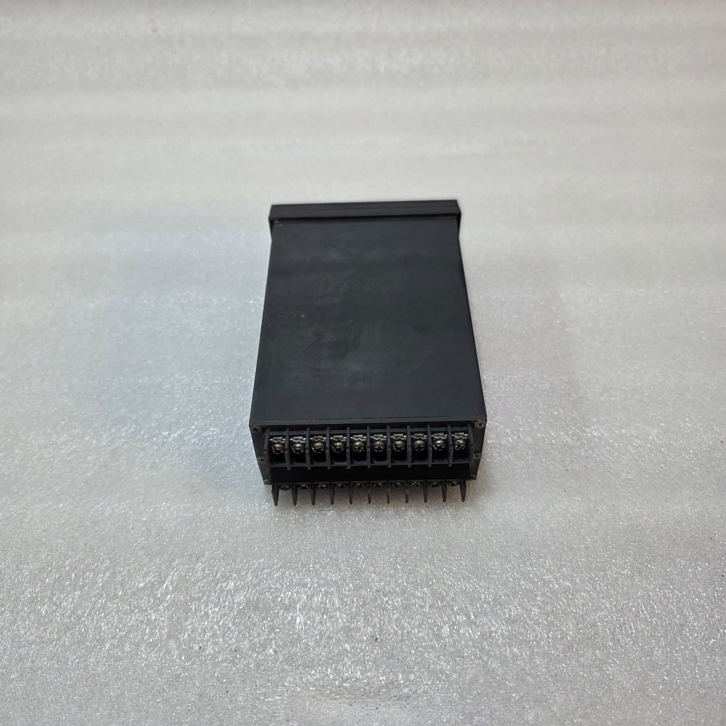 CHINO IR-GC1 INDICATOR WITH POWER SUPPLY UNIT CG075A039 AC 85~264V