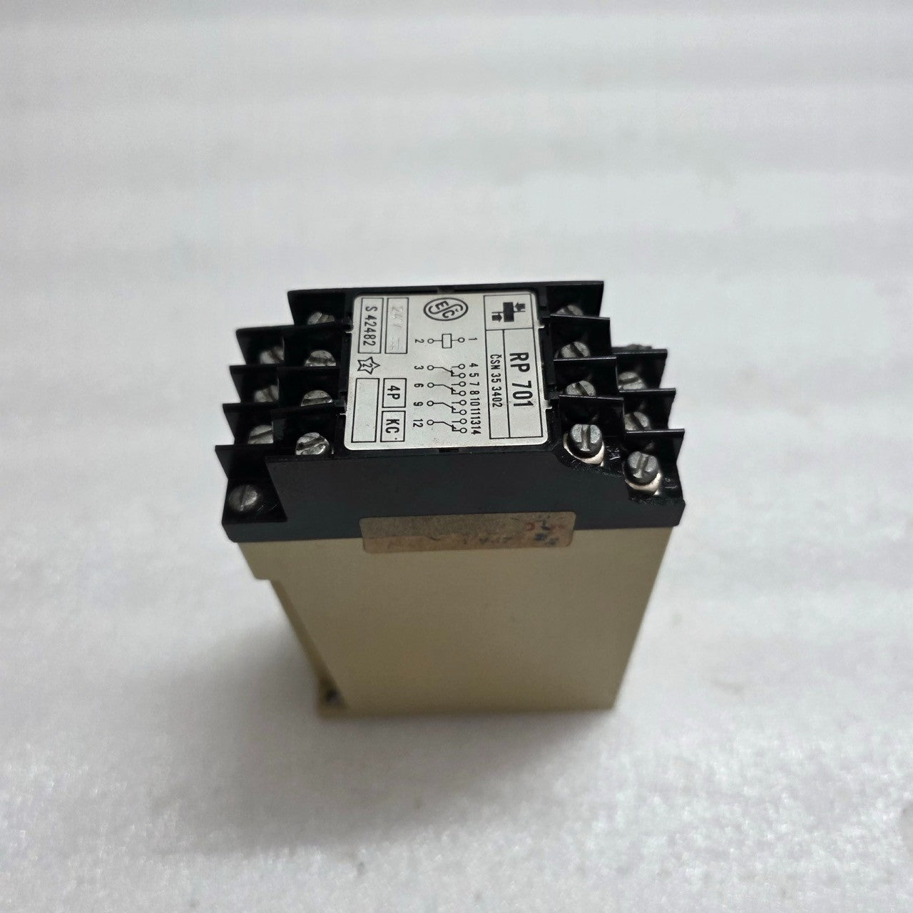 ZPA TRUTNOV RP 701 INDUSTRIAL CONTROL RELAY 24V DC ČSN 35 3402
