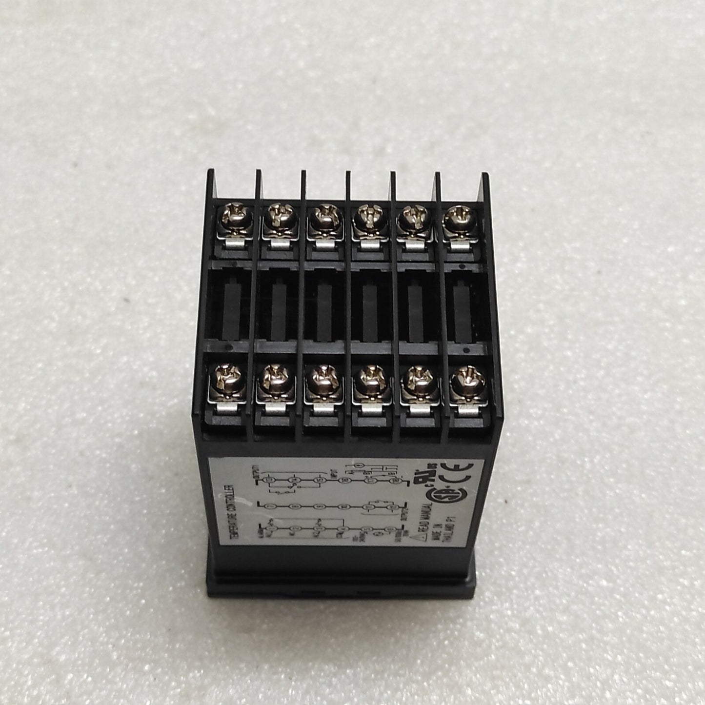 FUJI ELECTRIC PXF4 TEMPERATURE CONTROLLER PXF4ABY2-FV100-P 100-240V 48X48 MM