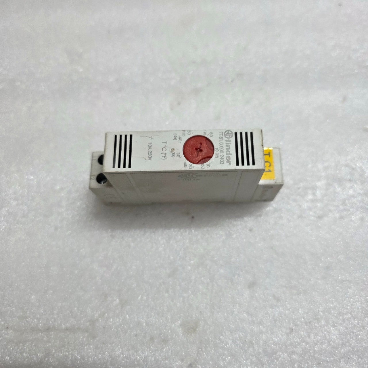 FINDER 7T.81.0.000.2403 PANEL THERMOSTAT