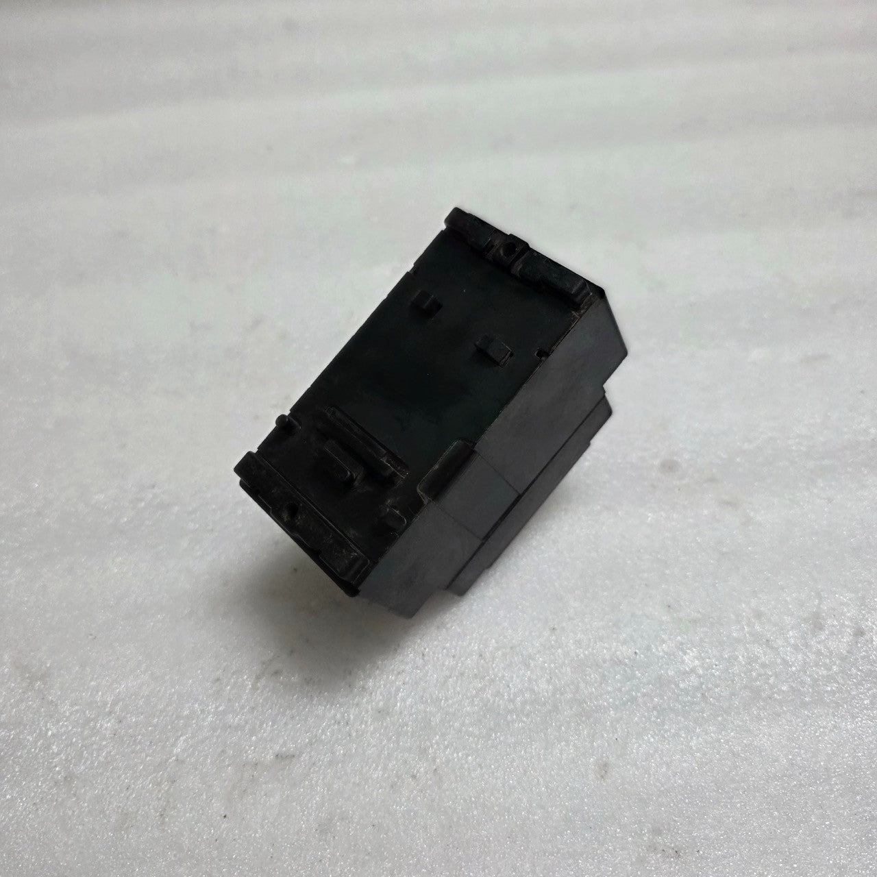 GOLDSTAR ABS 32C 2-POLE CIRCUIT BREAKER 10A 5-3-923