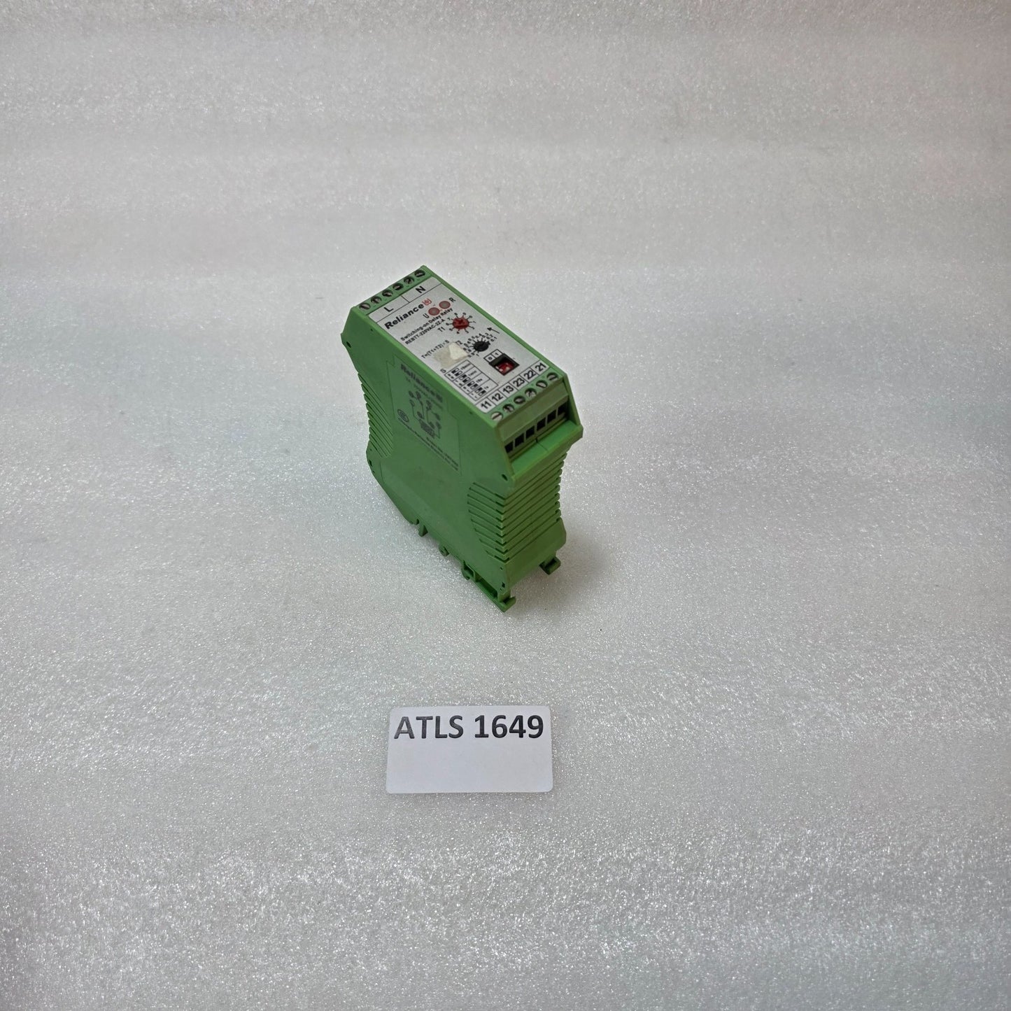 RELIANCE REBTT-220VAC-2Z-A SWITCHING-ON DELAY RELAY 220V AC