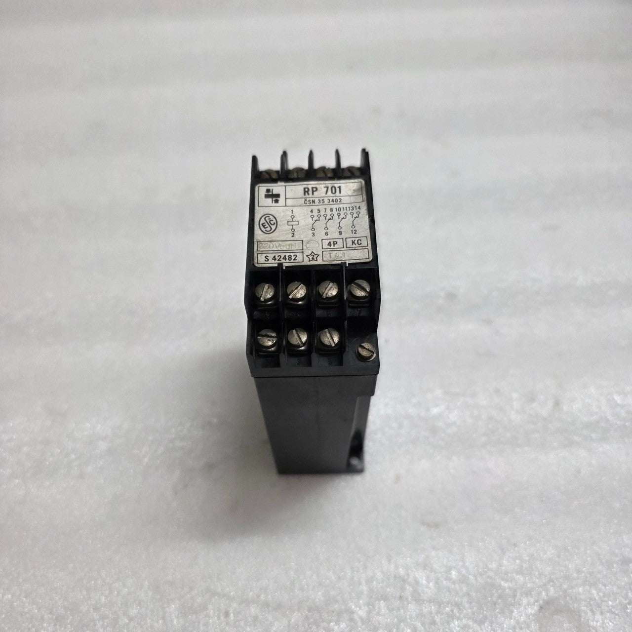 ZPA TRUTNOV RP 701 INDUSTRIAL CONTROL RELAY CSN 35 3402 220V AC