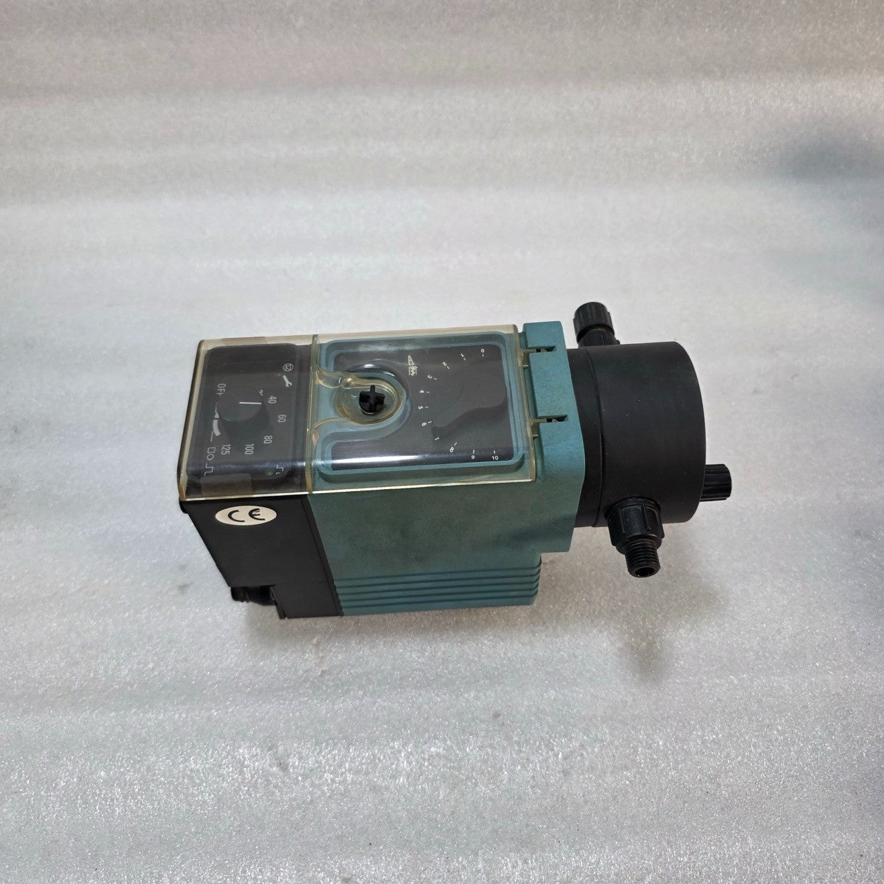 MEDO 10/FR LINEAR PISTON DOSING/METERING PUMP 220V 17985