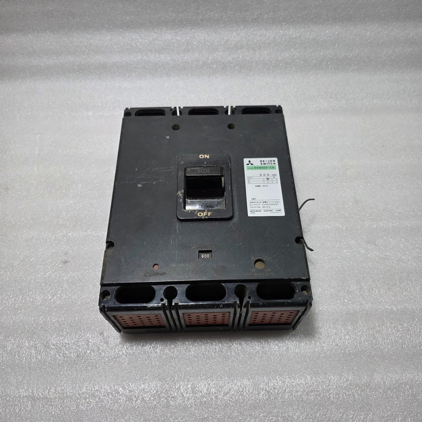 MITSUBISHI DSN600-CA 3-POLE DE-ION SWITCH / NO-FUSE SWITCH 600A