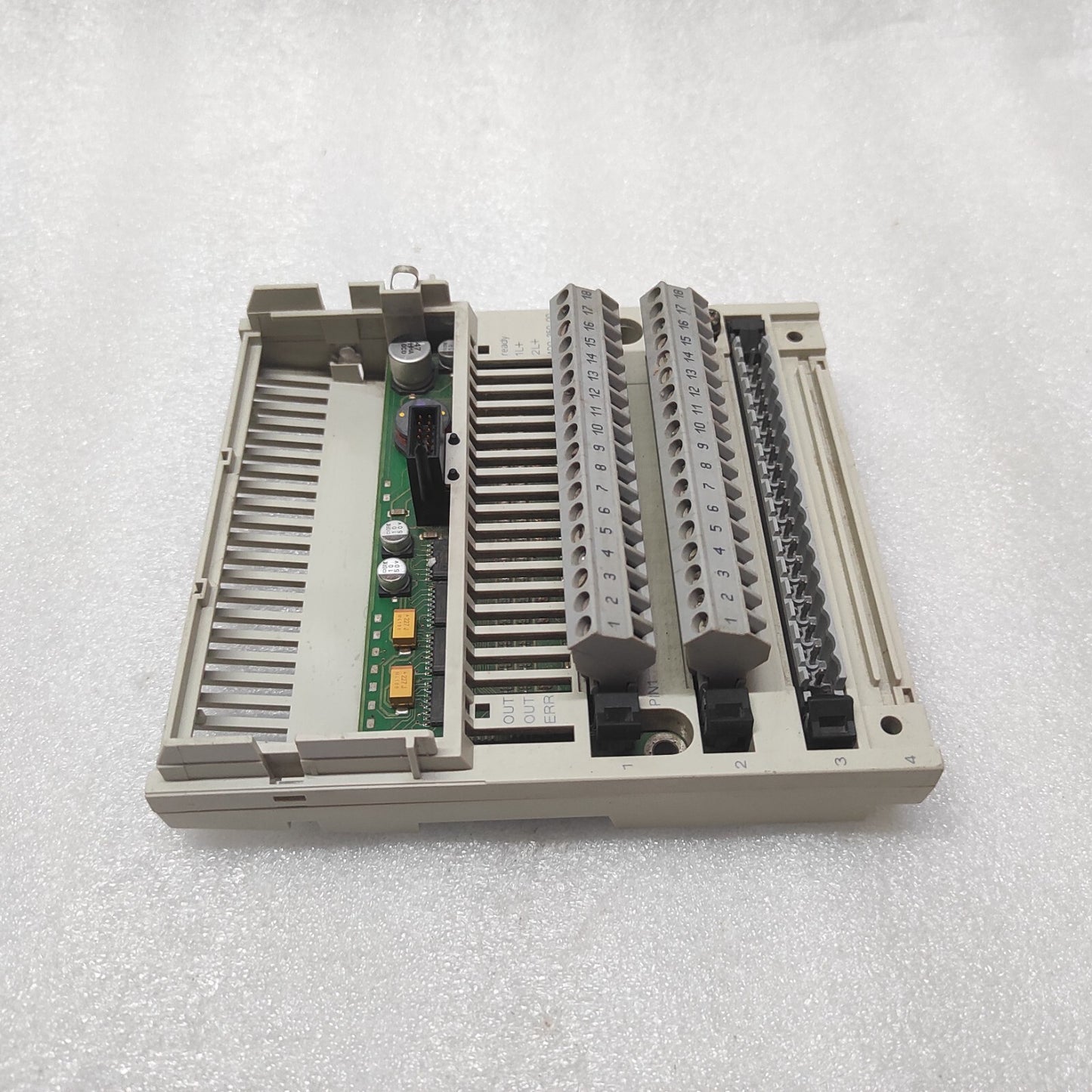 SE TSX MOMENTUM 170ADO35000 I/O BASE 24VDC