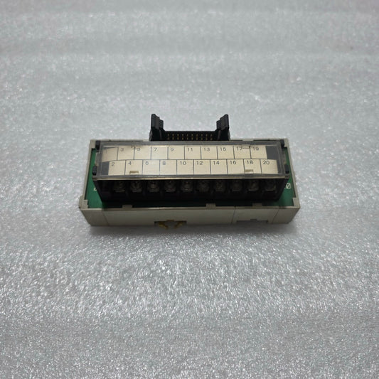 LOT OF 6 OMRON XW2B-20G5 CONNECTOR-TERMINAL BLOCK CONVERSION UNIT LOT OF 6 UNIT
