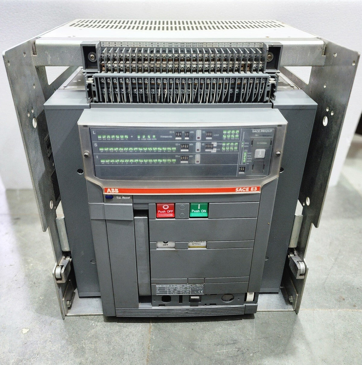 ABB SACE E3S/MS 32 3-POLE CIRCUIT BREAKER 1SDA058979R1 3200A