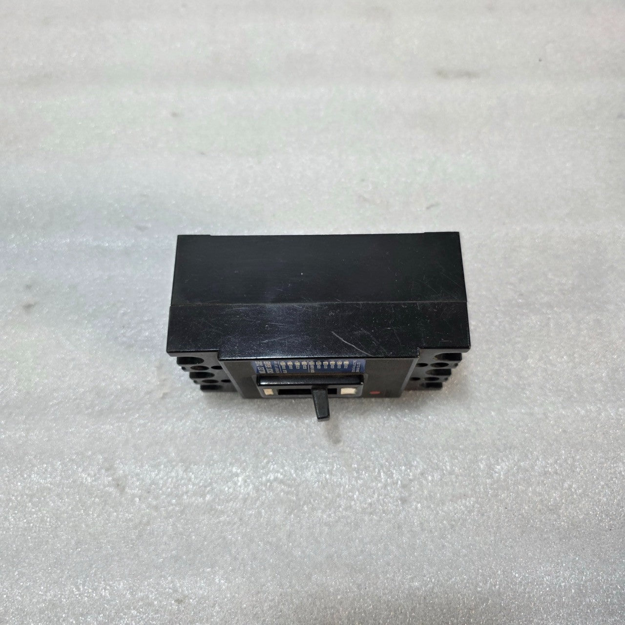 DONG DB 33SB 3-POLE CIRCUIT BREAKER 15A