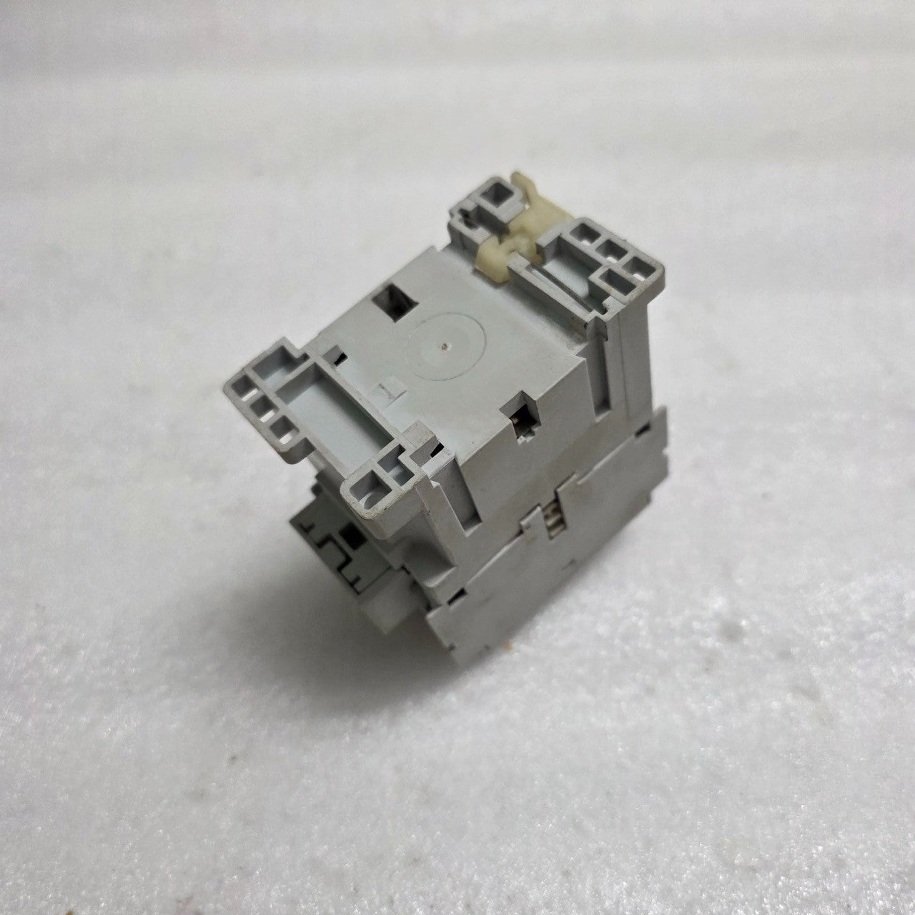 ALLEN-BRADLEY 100-C09-10 SER A CONTRACTOR COIL VOLTAGE 24V AC
