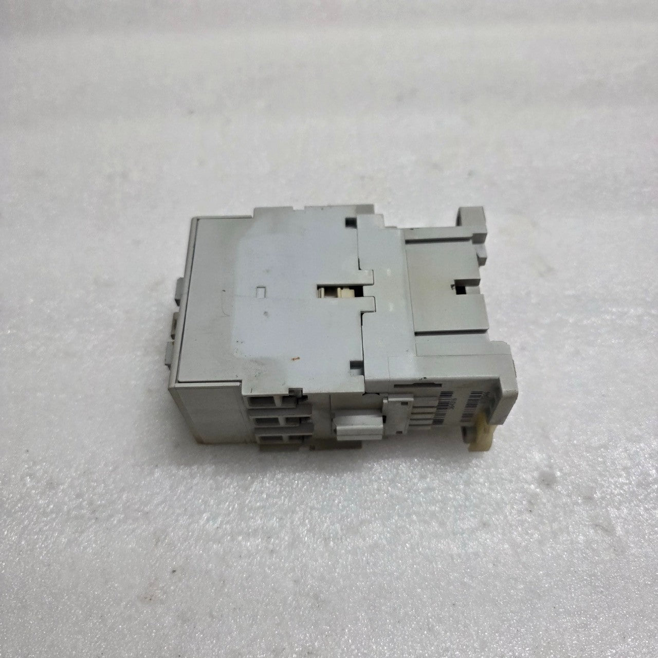 ALLEN-BRADLEY CAT 100-C30-00 SER C CONTACTOR COIL VOLTAGE 24V AC