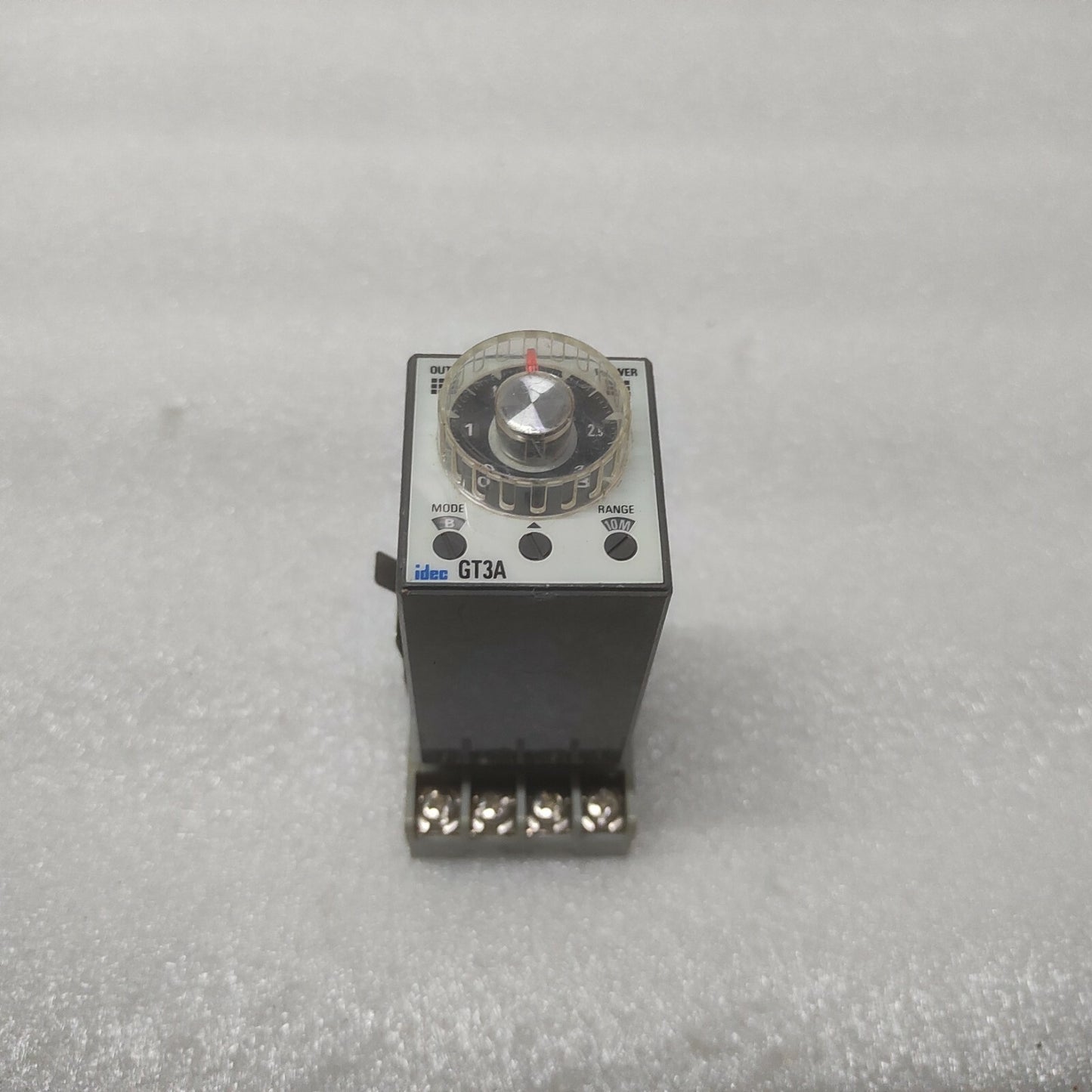 IDEC GT3A-2AF20 MULTIFUNCTION TIMER 100-240VAC