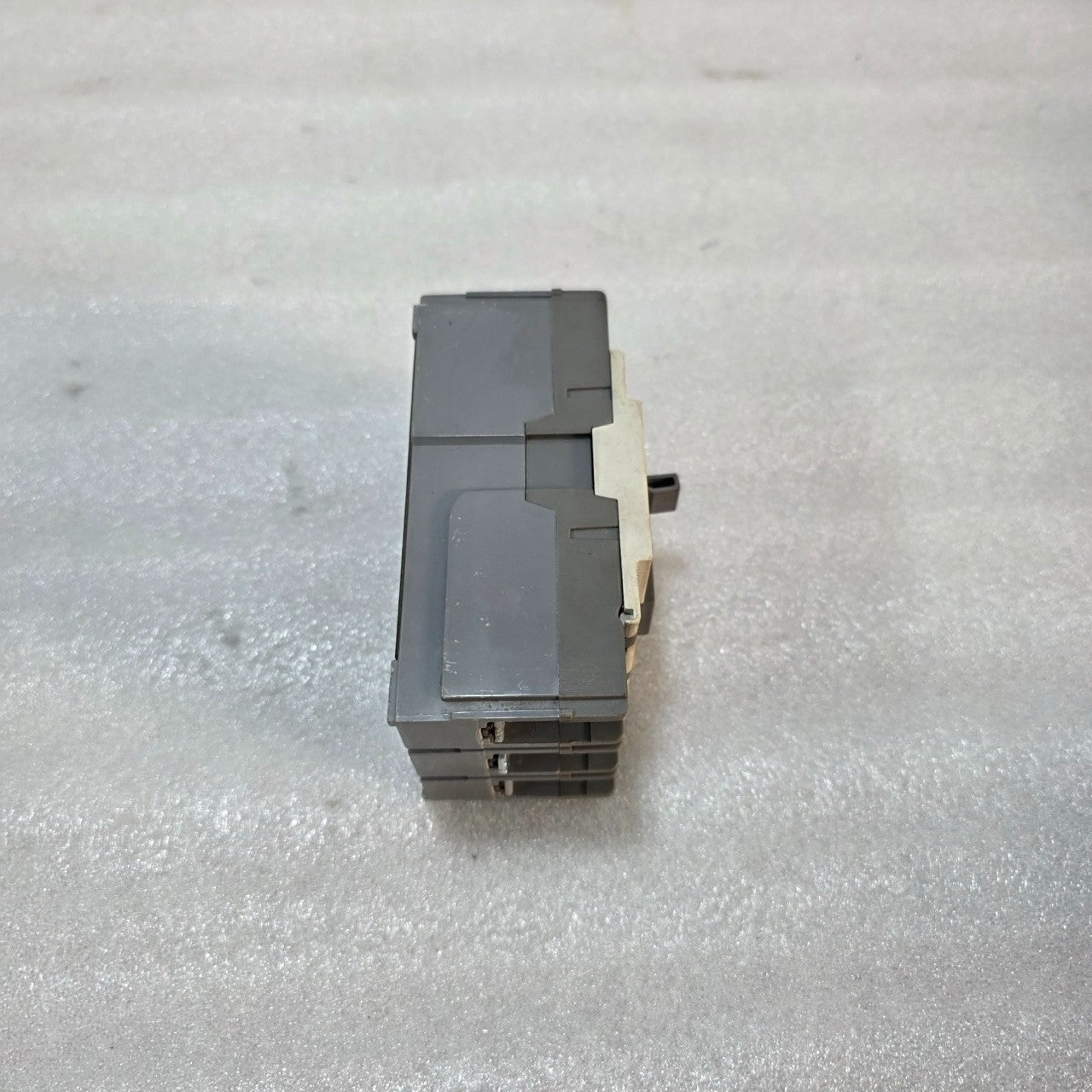 LS ABS 33B 3-POLE CIRCUIT BREAKER 20A