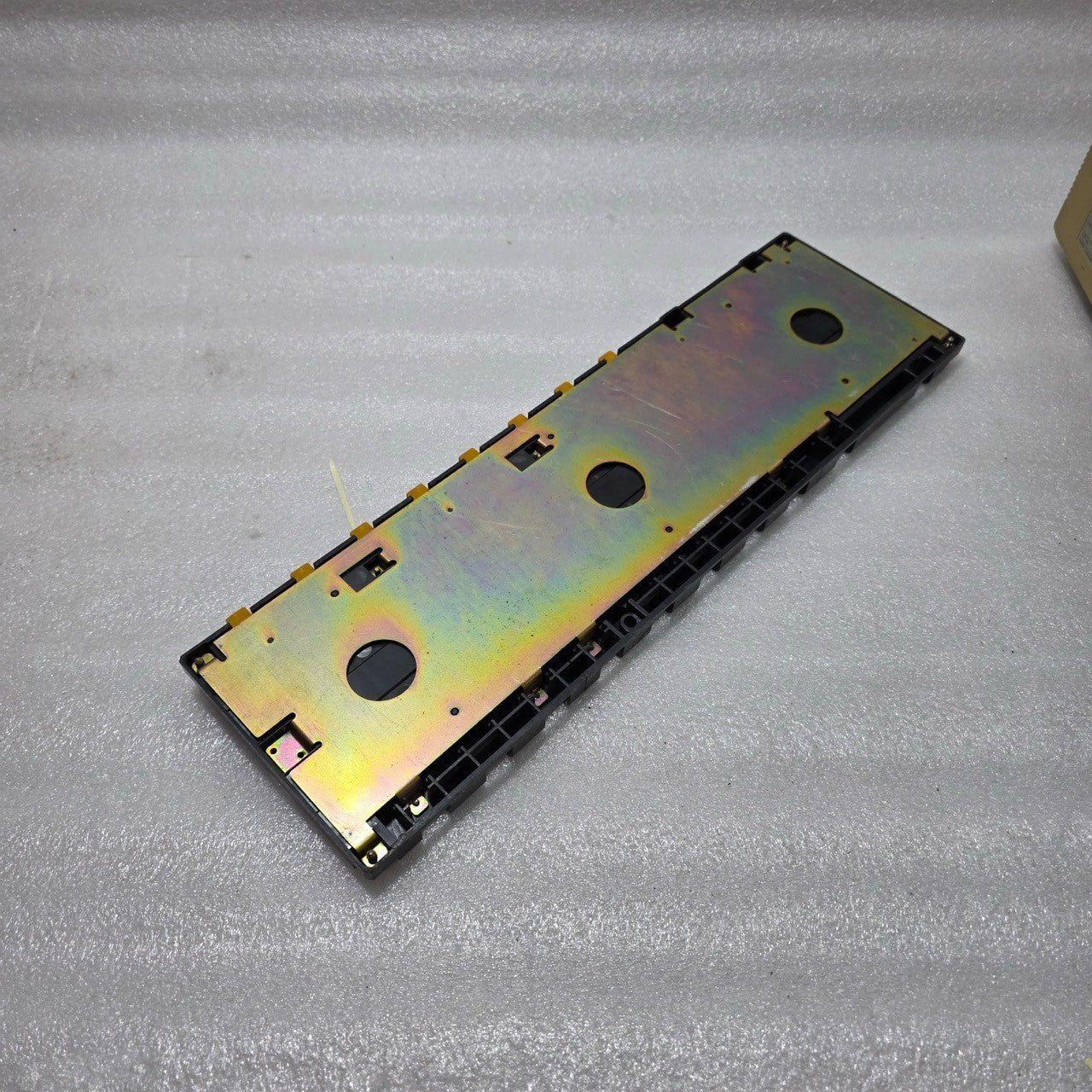 OMRON C200H-BC081-V2 CPU BASE UNIT / 8-SLOT BACKPLANE RACK