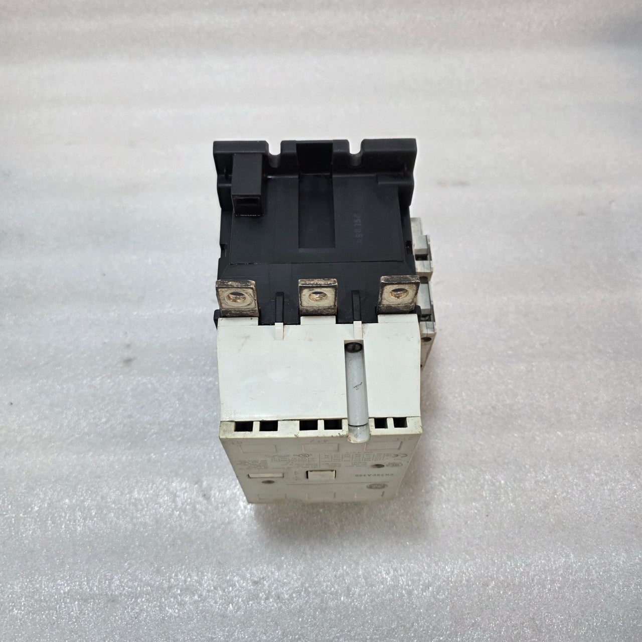 GENERAL ELECTRIC CK75CA300 3-POLE MAGNETIC CONTACTOR 150A