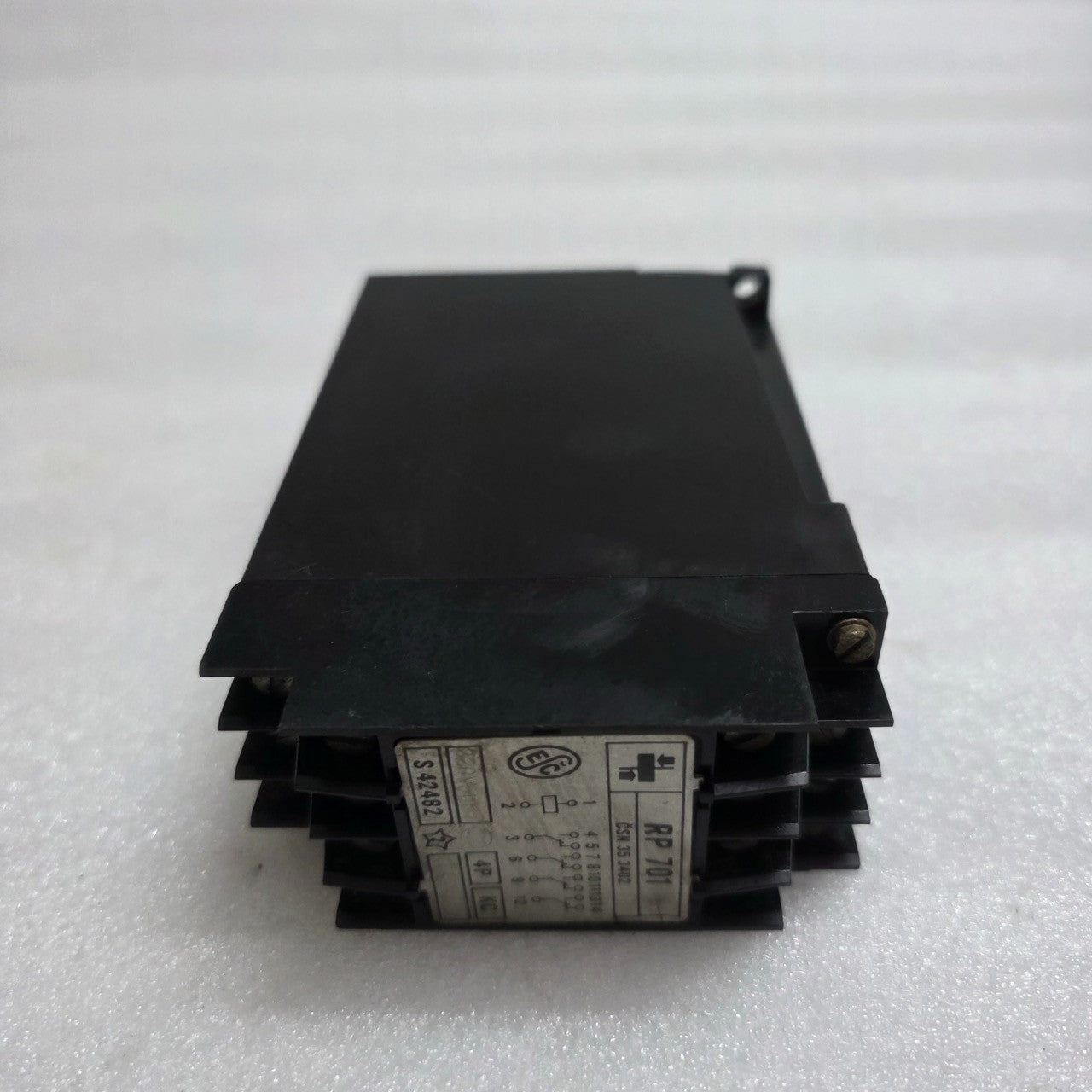 ZPA TRUTNOV RP 701 INDUSTRIAL CONTROL RELAY CSN 35 3402 220V AC