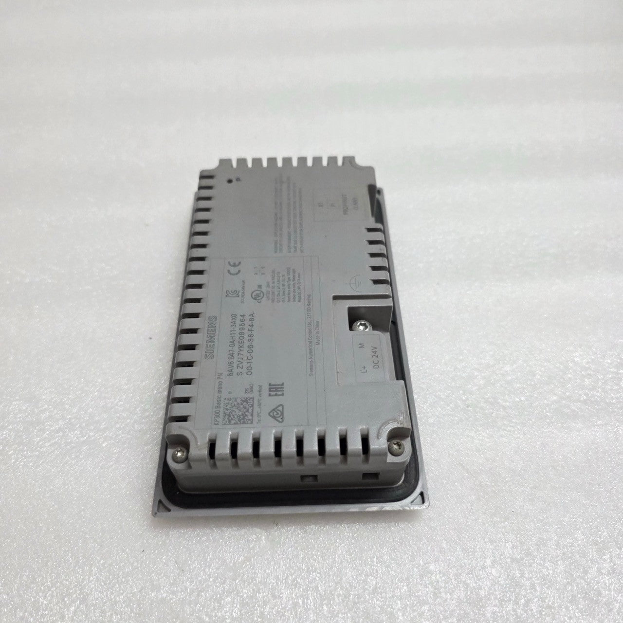 SIEMENS AG KP300 BASIC MONO 6AV6 647-0AH11-3AX0 BASIC PANEL KEY OPERATION HMI 24
