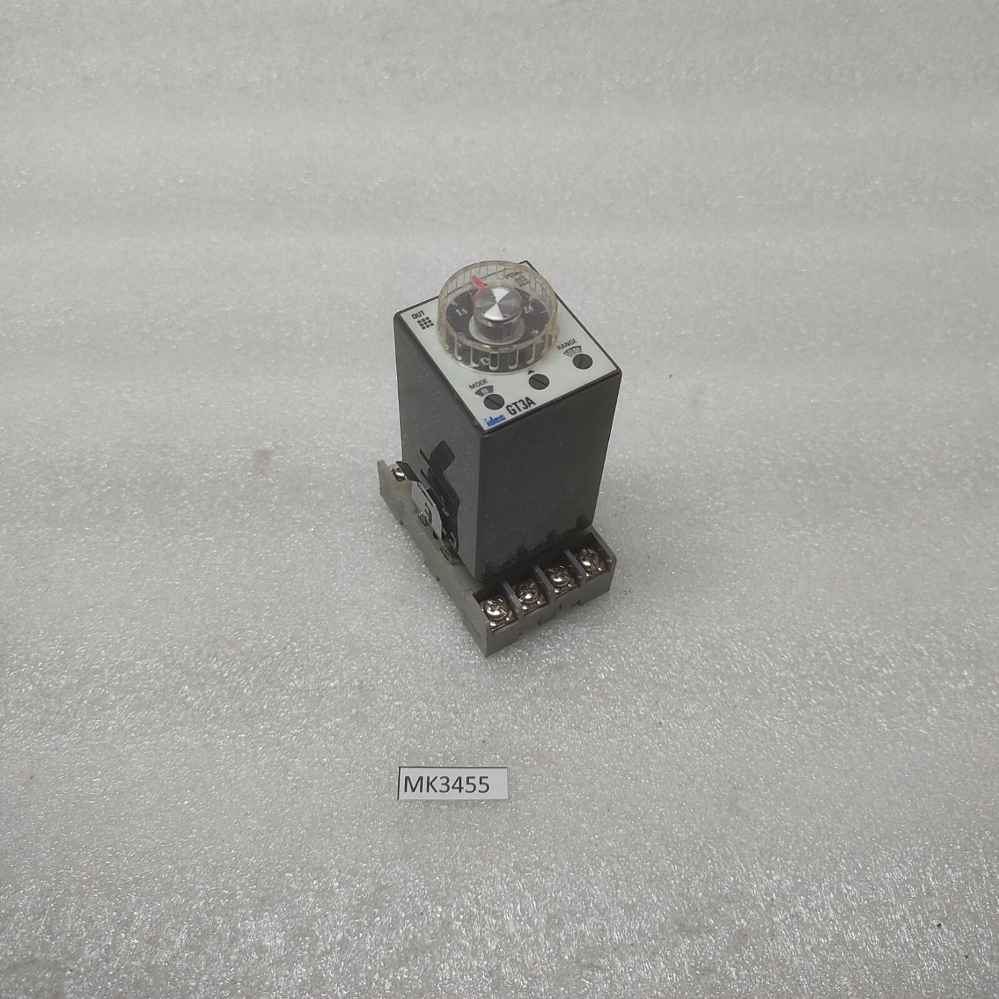 IDEC GT3A-2AF20 MULTIFUNCTION TIMER 100-240VAC