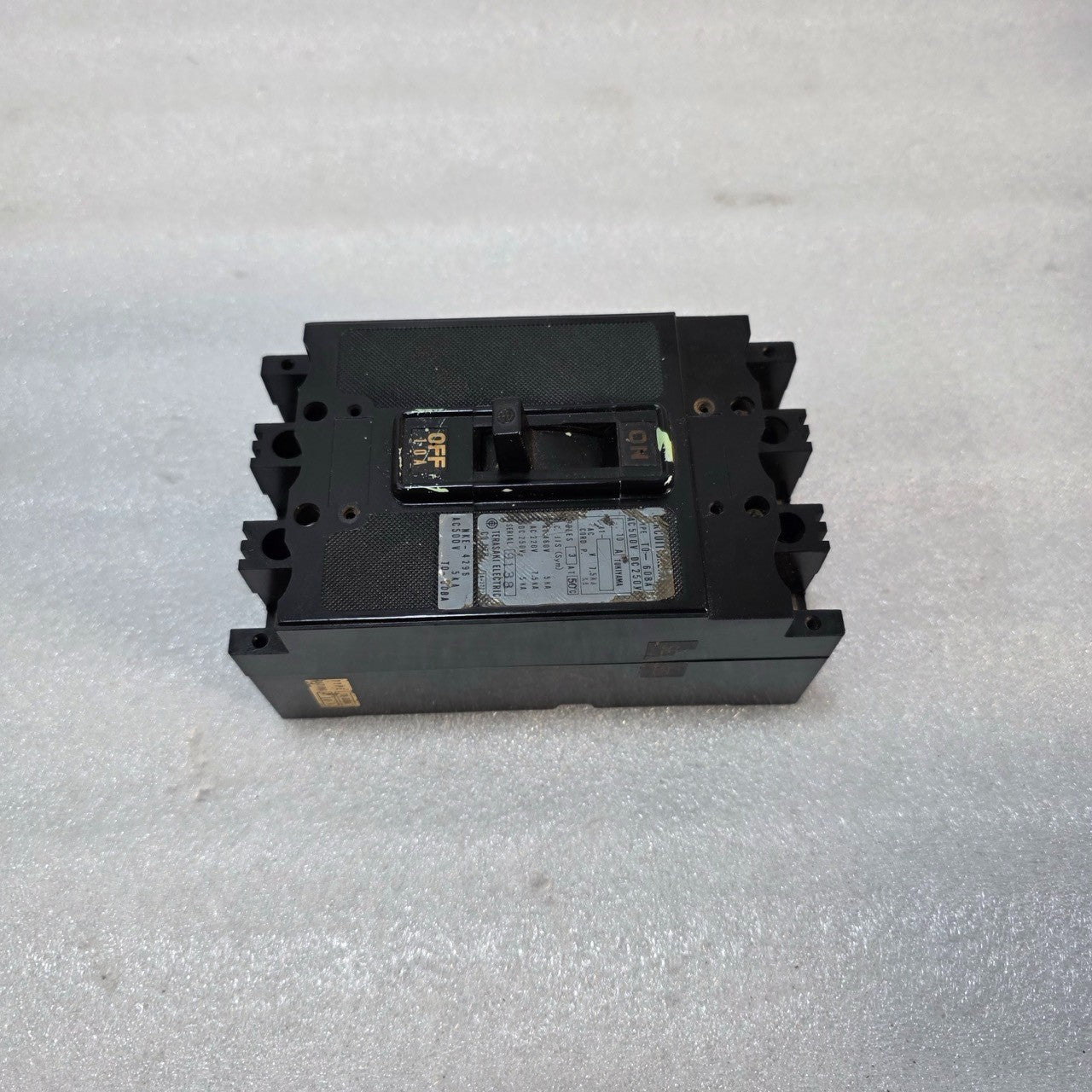 TERASAKI TO-60BA 3-POLE CIRCUIT BREAKER 10A