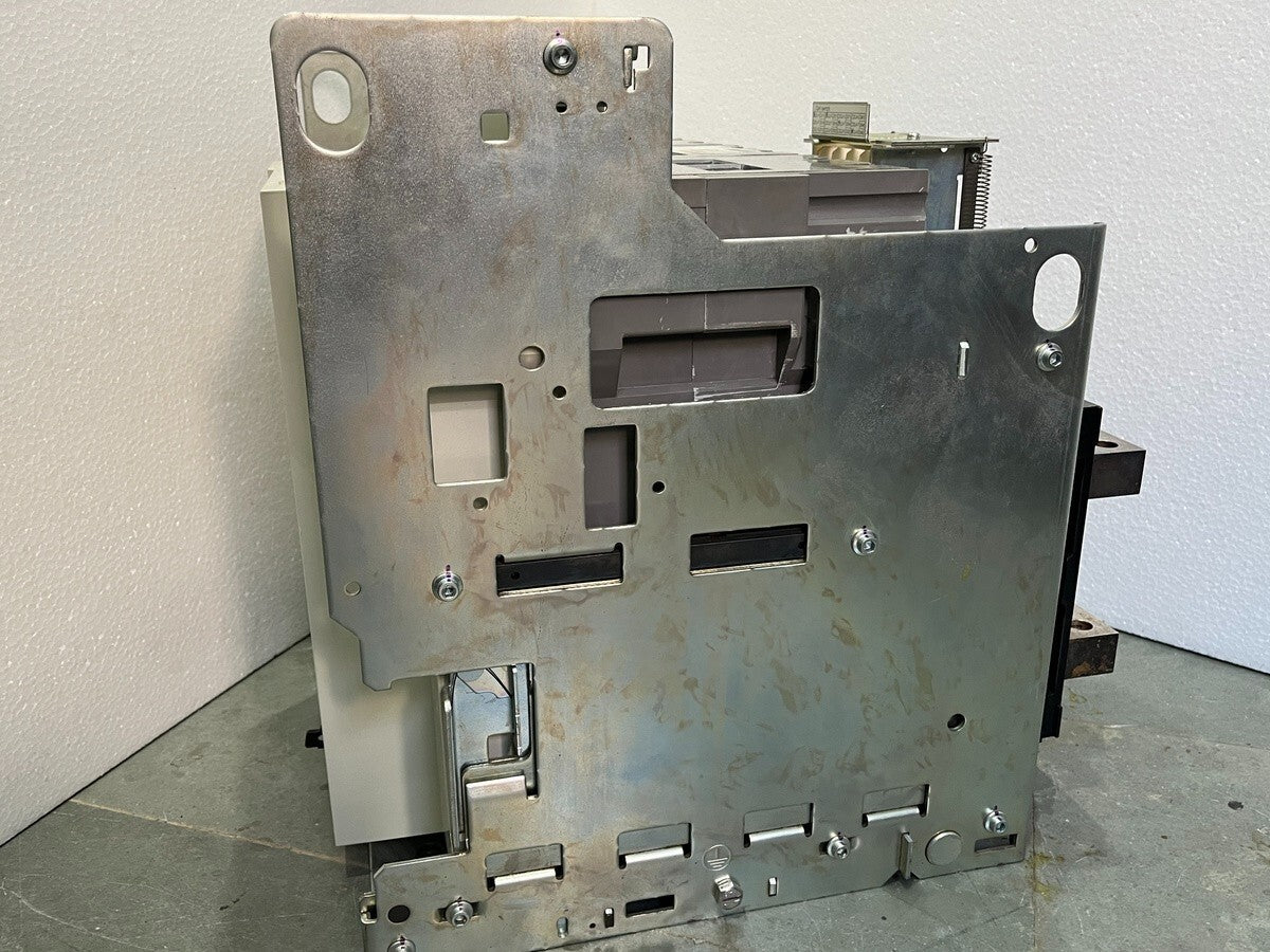 MITSUBISHI AE3200-SW LOW VOLTAGE AIR CIRCUIT BREAKER UVT 380-460V