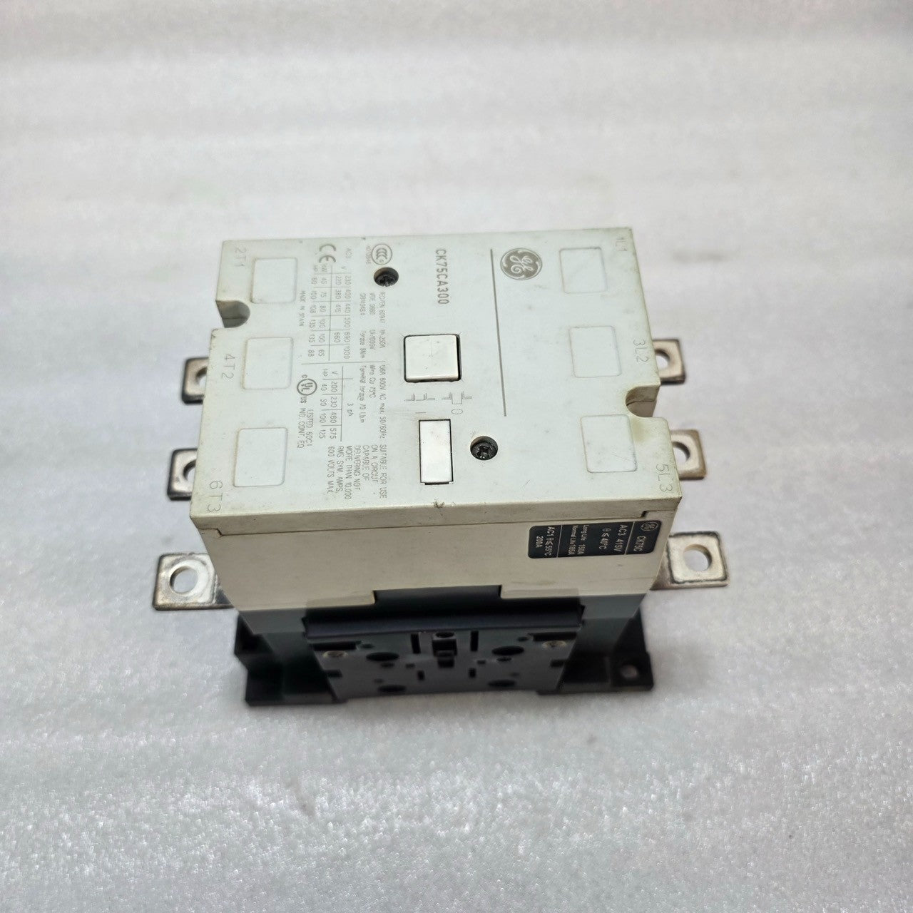GENERAL ELECTRIC CK75CA300 3-POLE MAGNETIC CONTACTOR 150A