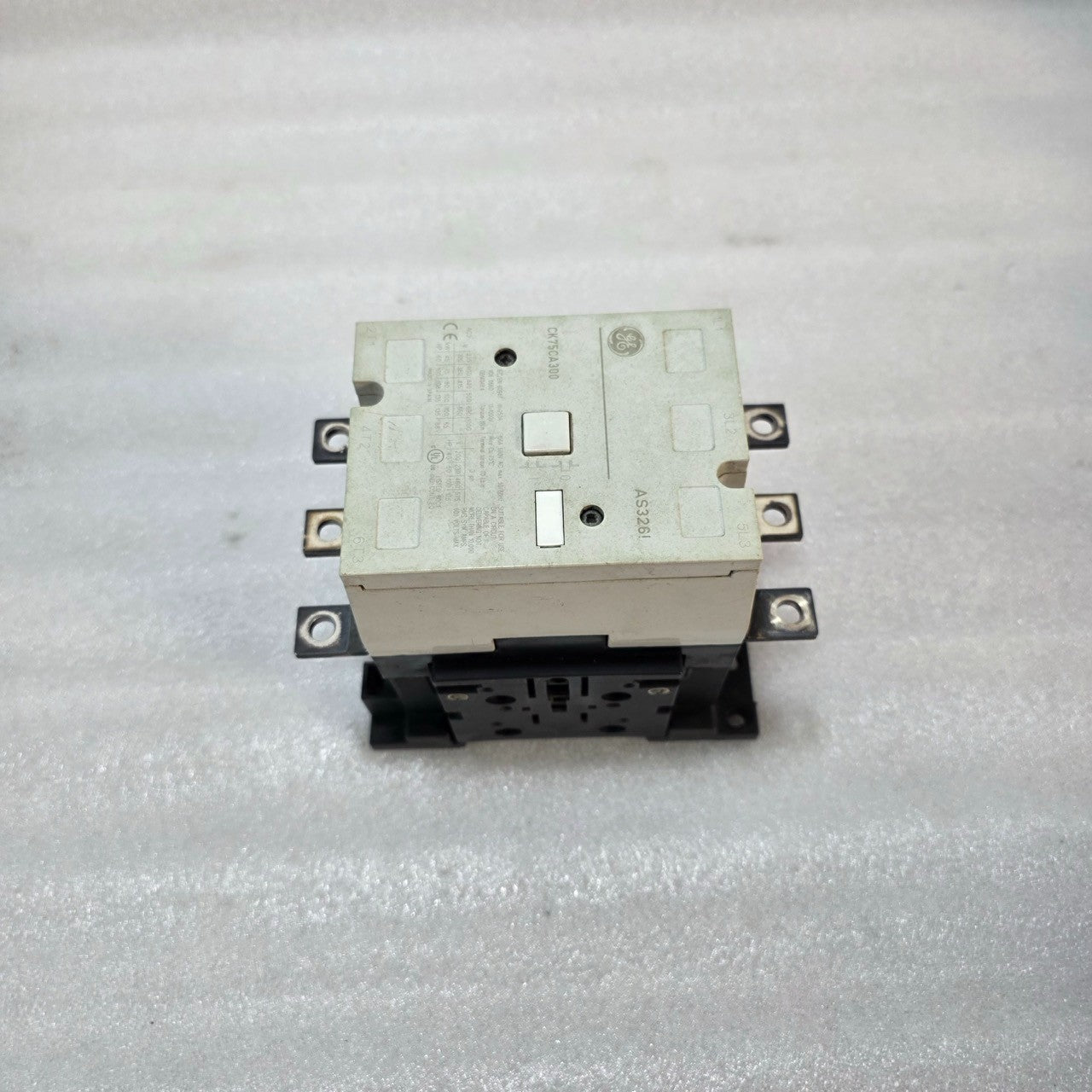 GENERAL ELECTRIC CK75CA300 3-POLE MAGNETIC CONTACTOR 150A 690V BCLL11