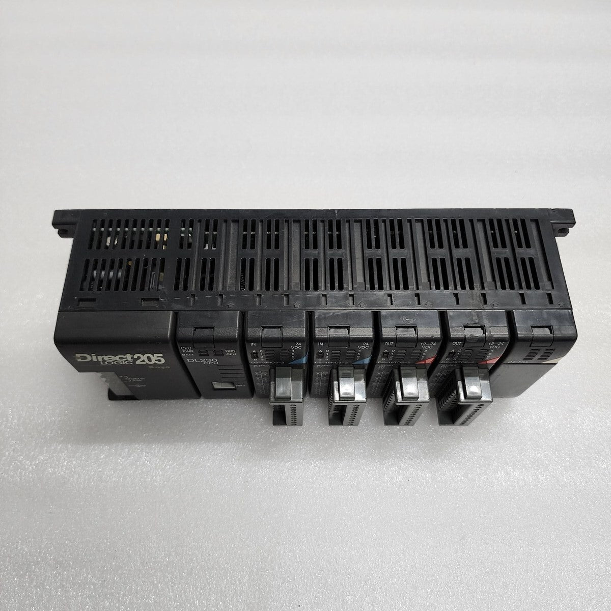 DIRECT LOGIC 205 KOYO PLC DL230 CPU D2-16ND3-2 IN D2-16TD2-2 OUT D2-06BDC1-1