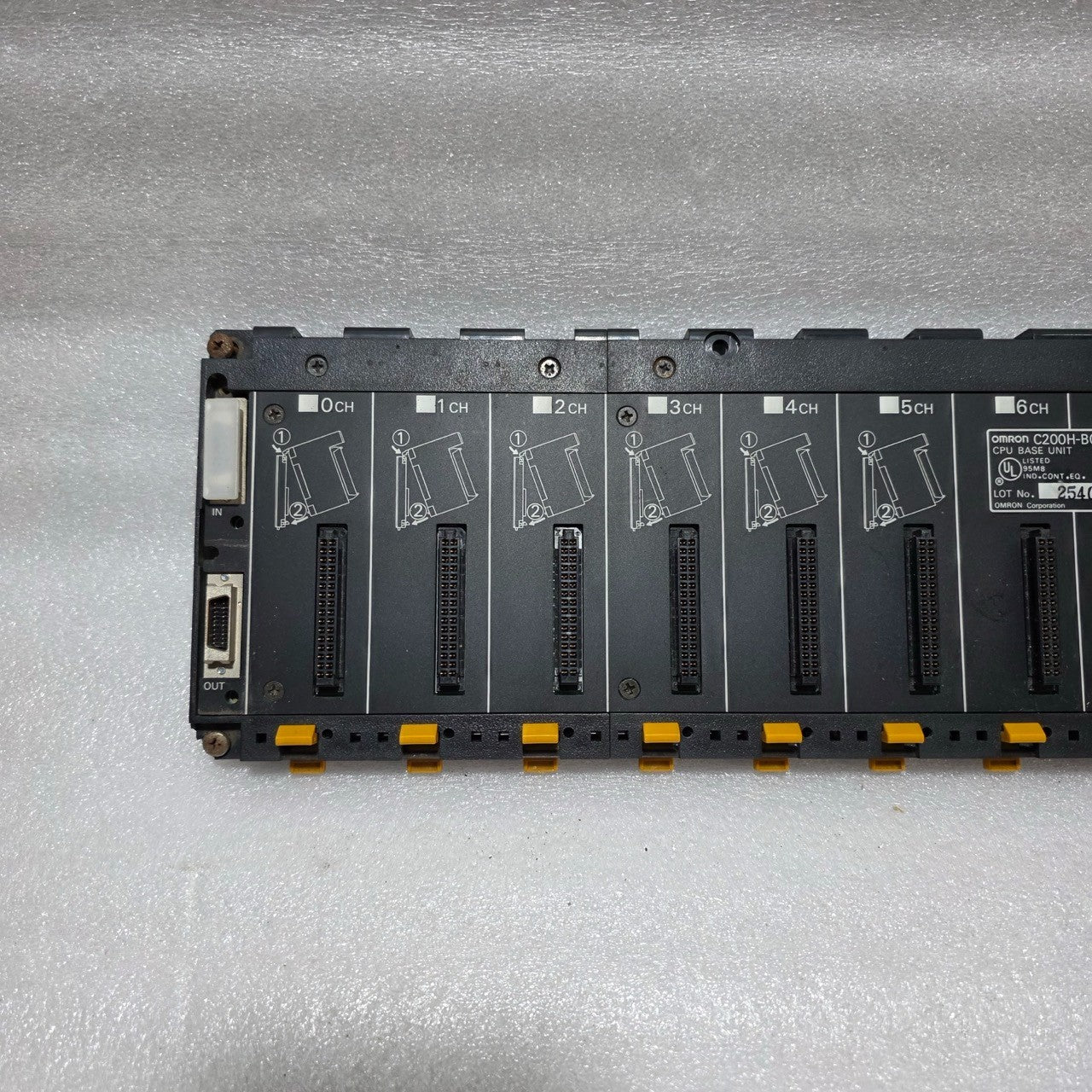 OMRON C200H-BC081-V1 CPU BASE UNIT / 8-SLOT BACKPLANE RACK