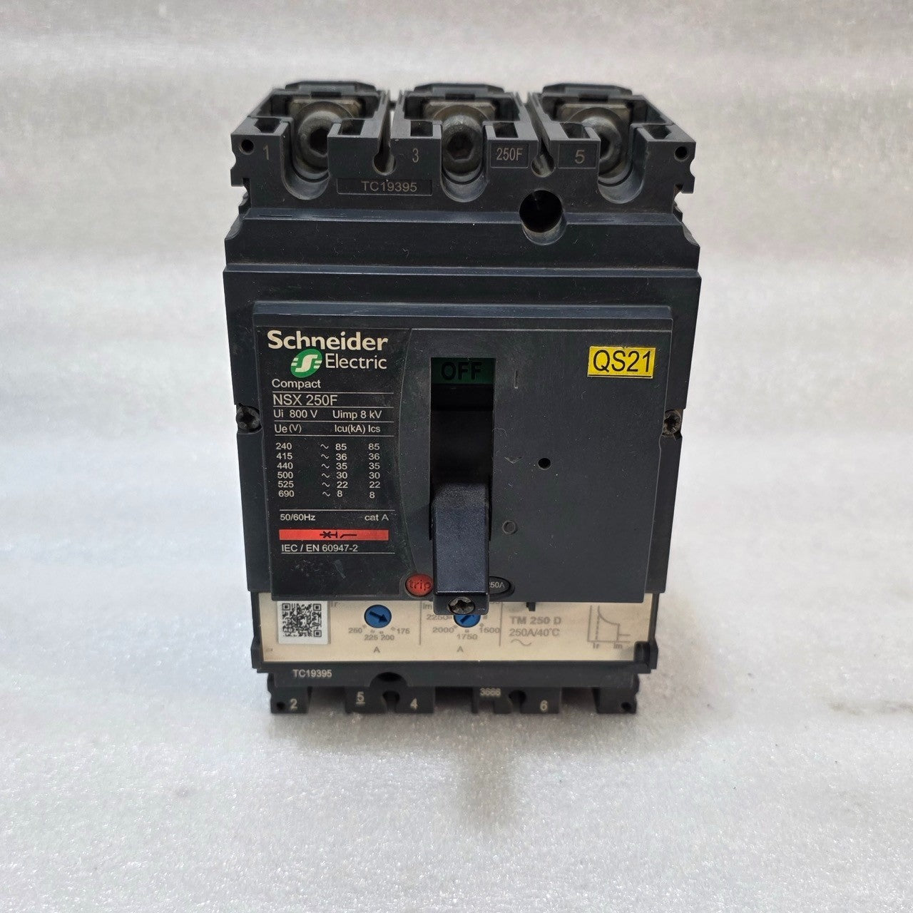 COMPACT NSX250F 3-POLE CIRCUIT BREAKER 250A