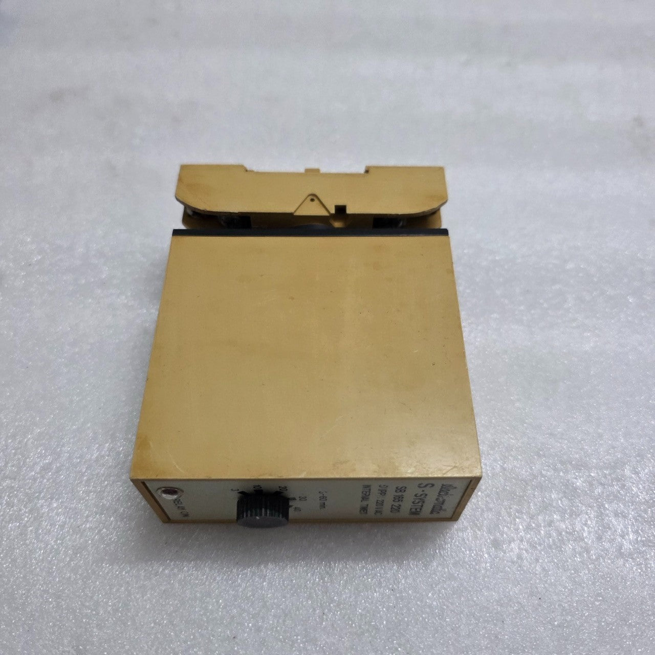 ELECTROMATIC S-SYSTEM SB 165 220 INTERVAL TIMER RELAY, 220 VAC, 3-60 MIN