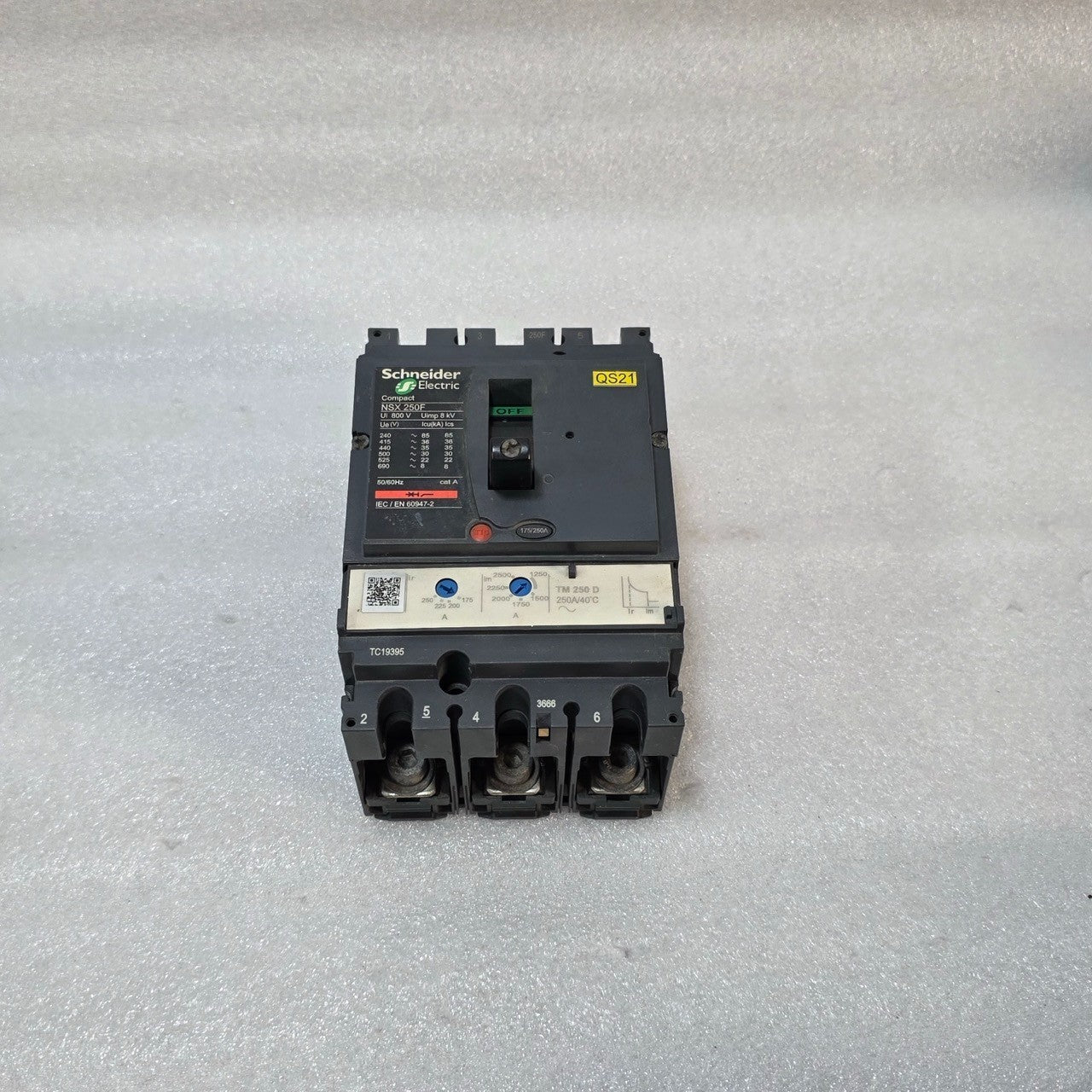 COMPACT NSX250F 3-POLE CIRCUIT BREAKER 250A