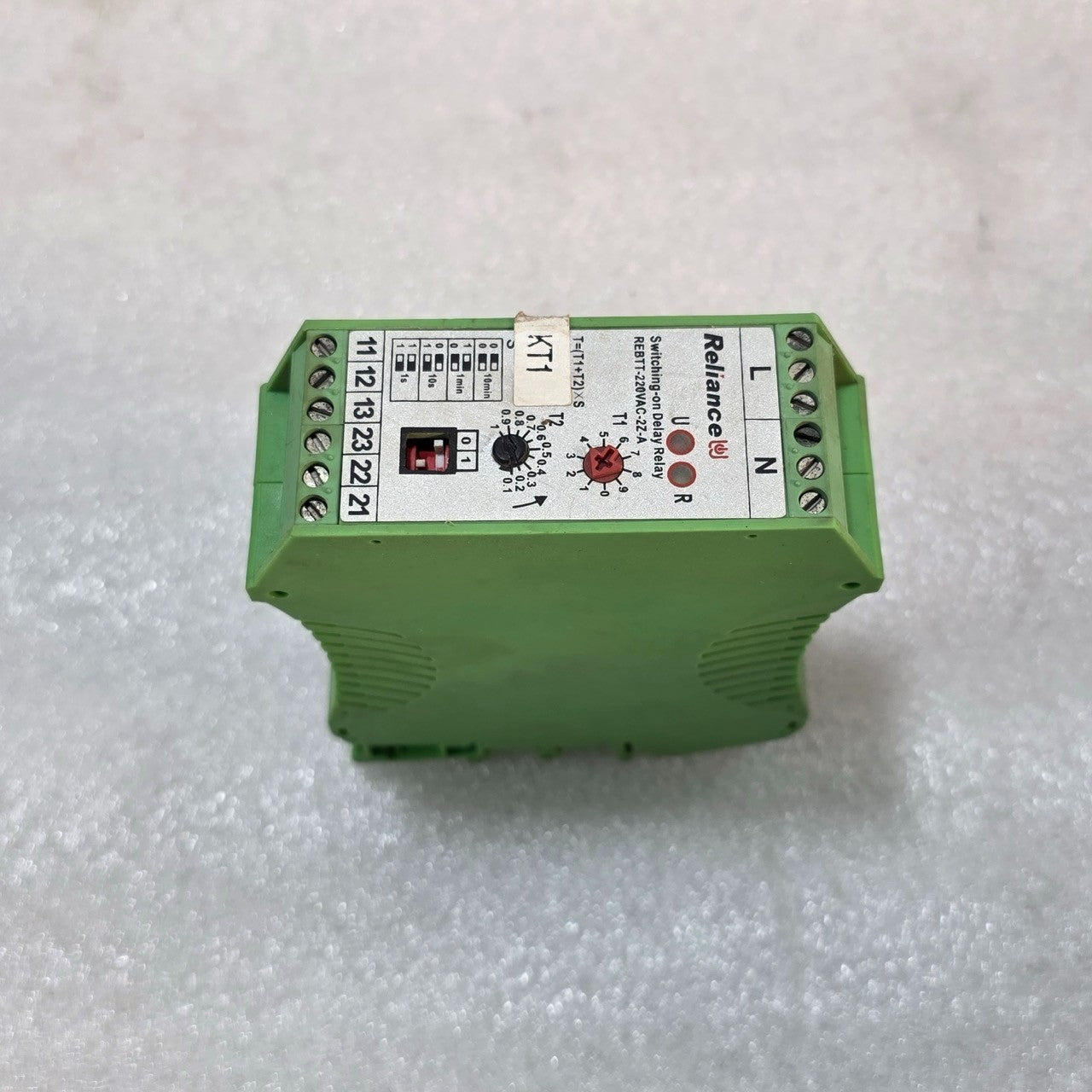 RELIANCE REBTT-220VAC-2Z-A SWITCHING-ON DELAY RELAY 220V AC