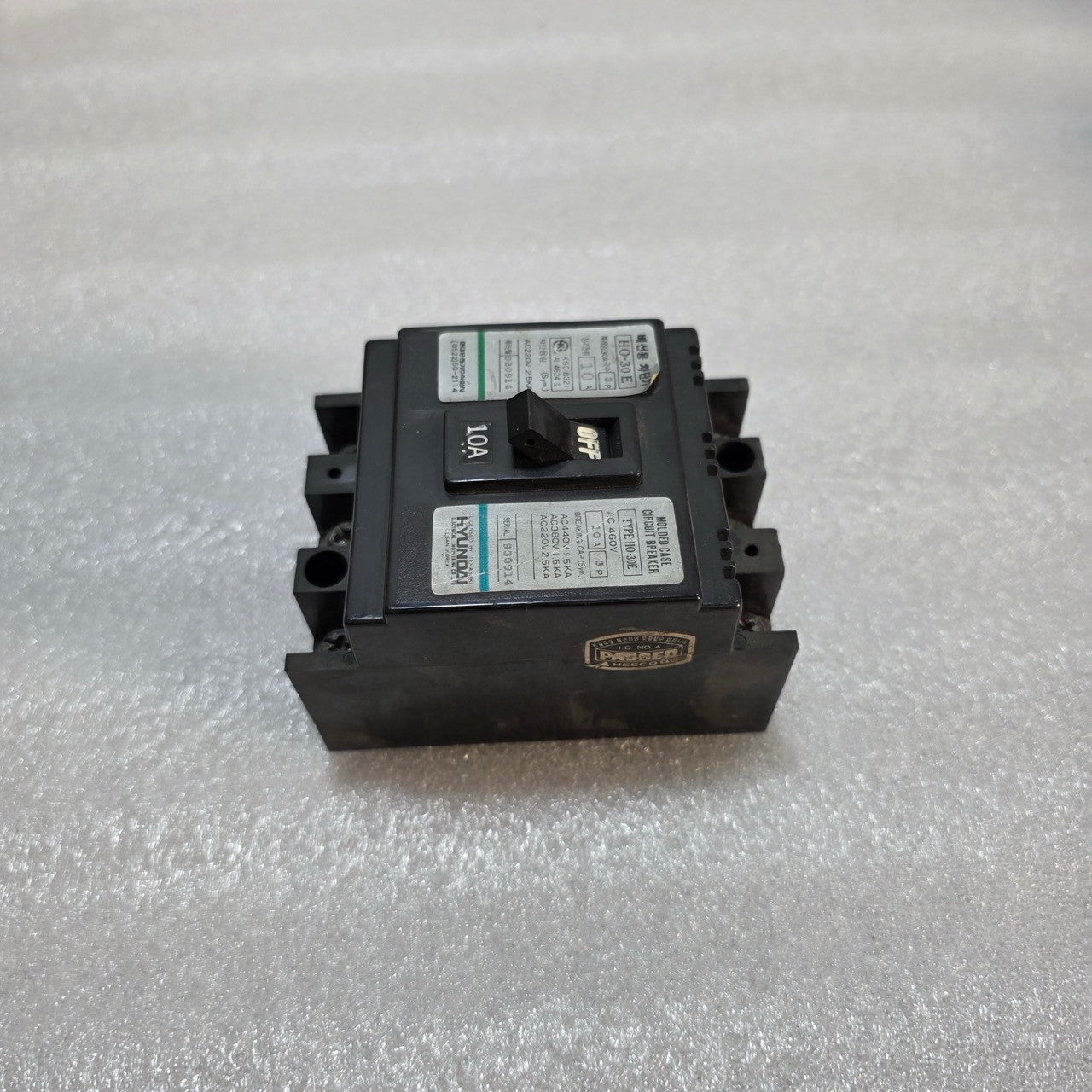 HYUNDAI ELECTRIC HO-30E 3 POLE MOLDED CASE CIRCUIT BREAKER (MCCB) 10A