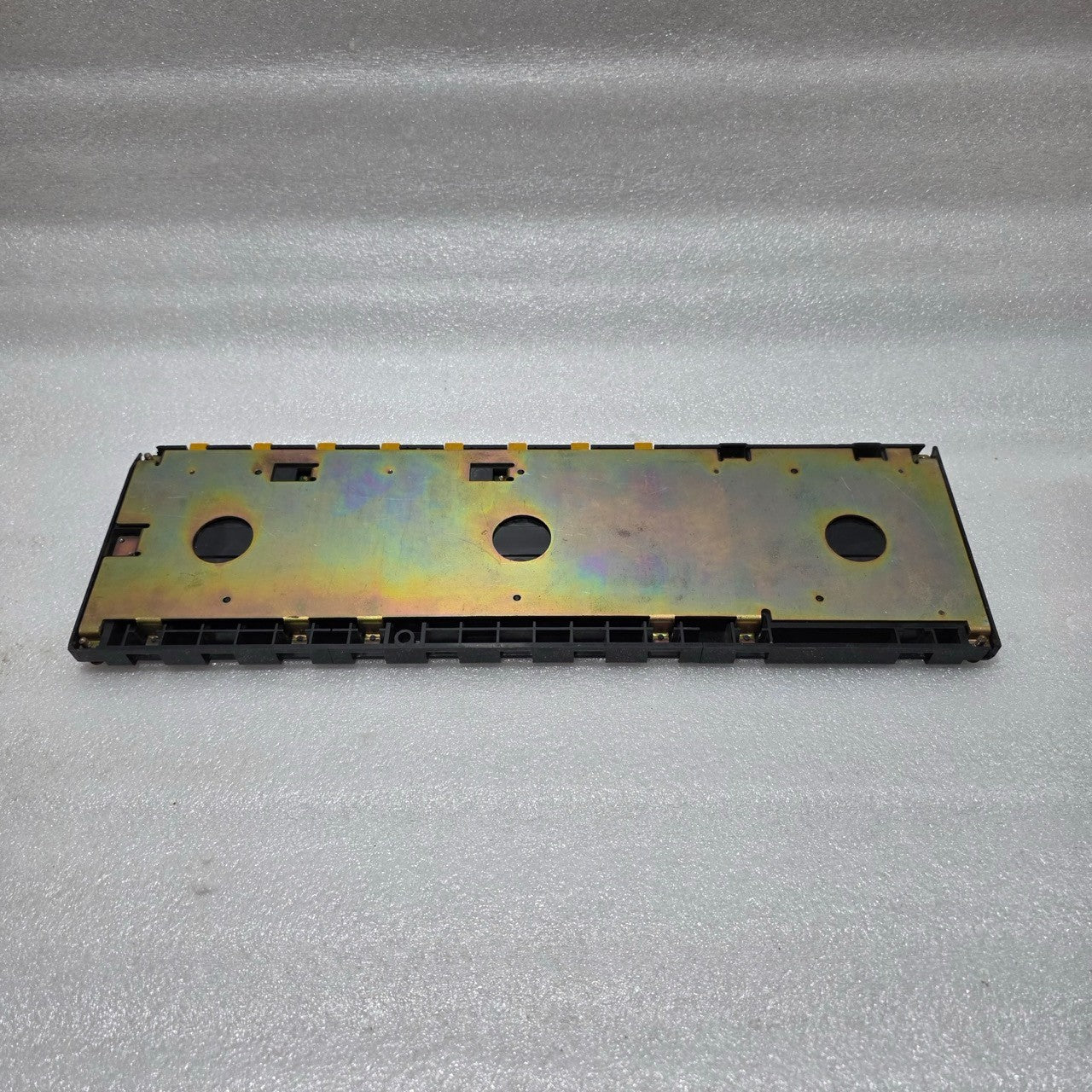 OMRON C200H-BC081-V1 CPU BASE UNIT / 8-SLOT BACKPLANE RACK