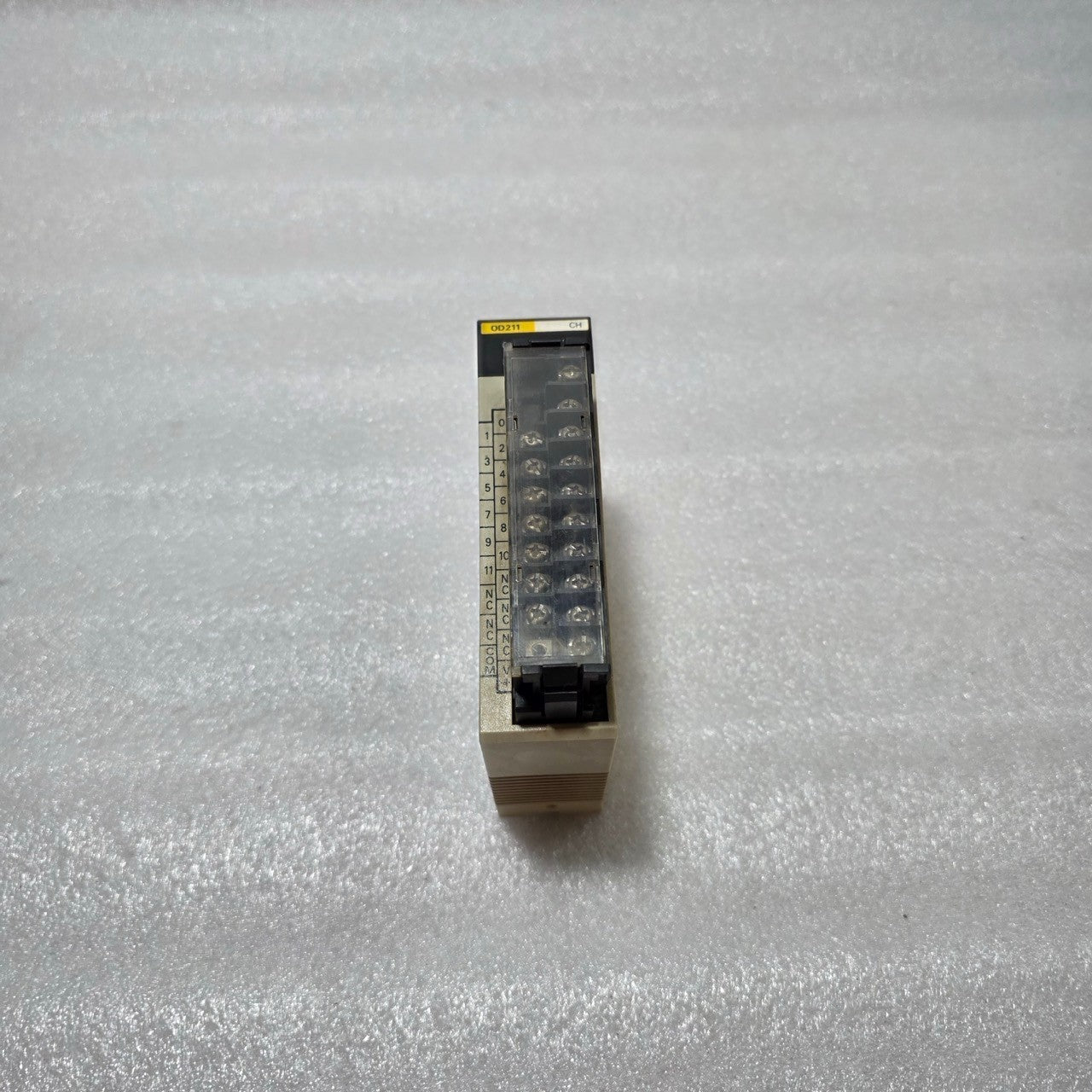 4 UNIT X OMRON C200H-OD211 TRANSISTOR OUTPUT MODULE LOT OF 4