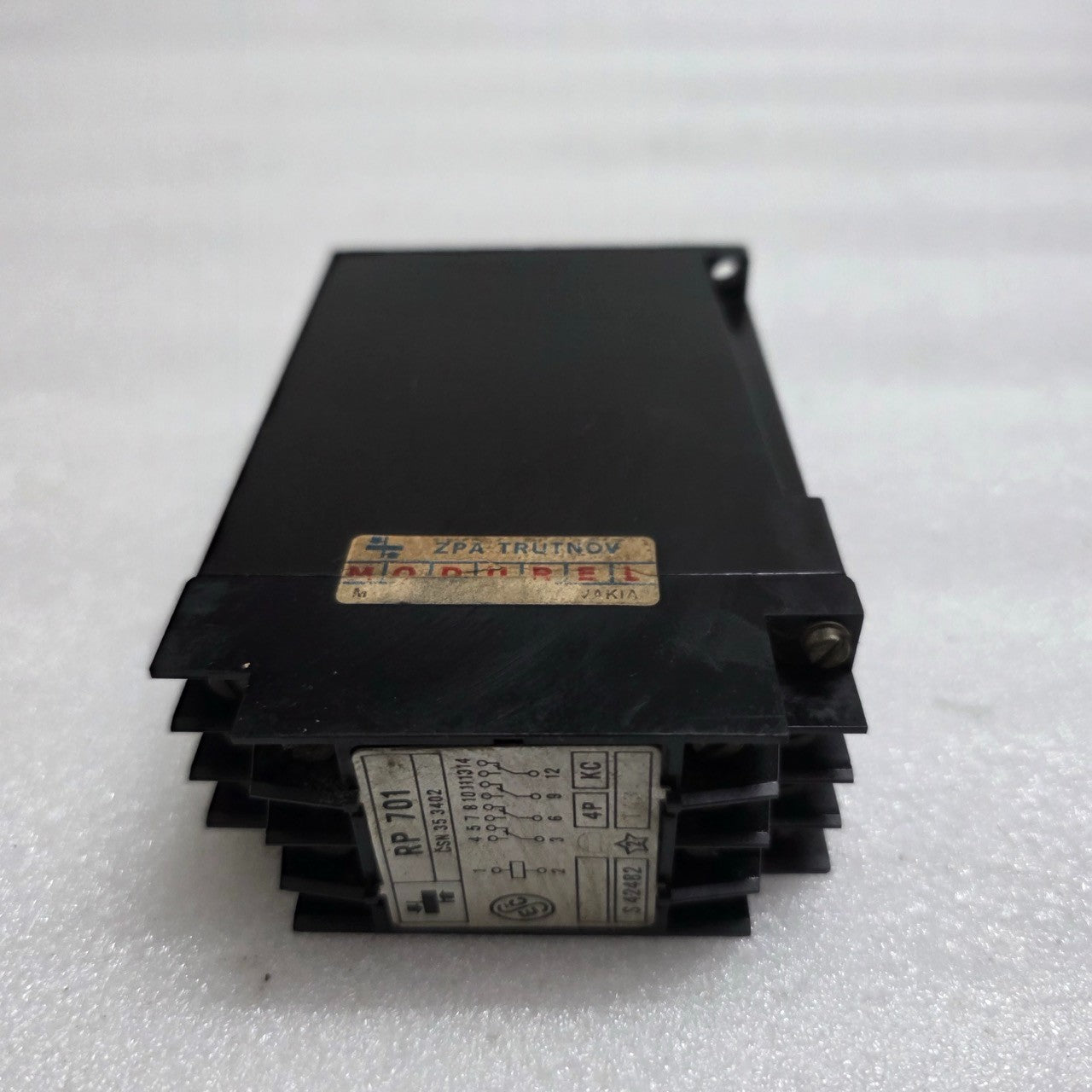 ZPA TRUTNOV RP 701 INDUSTRIAL CONTROL RELAY CSN 35 3402 220V AC