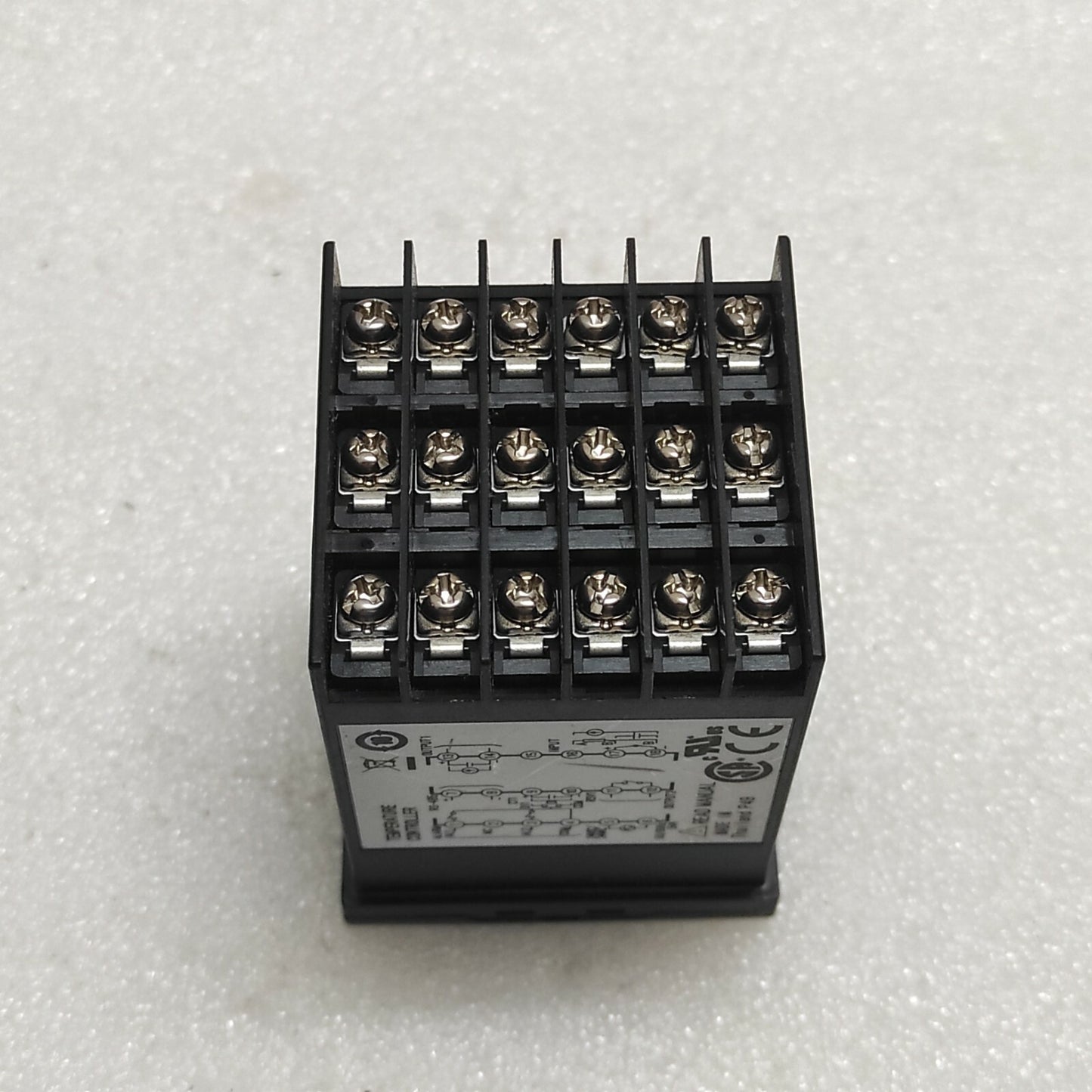 FUJI ELECTRIC PXF4 TEMPERATURE CONTROLLER PXF4AEY2-1BM00-P 24VDC/AC