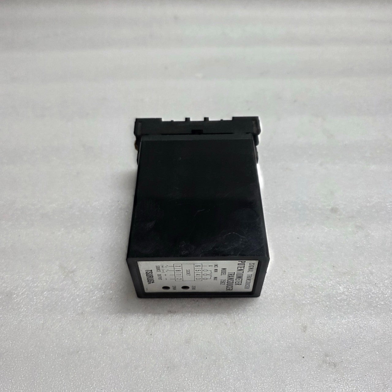 TSURUGA 7562-29-3 SIGNAL TRANSDUCER AC100/110V