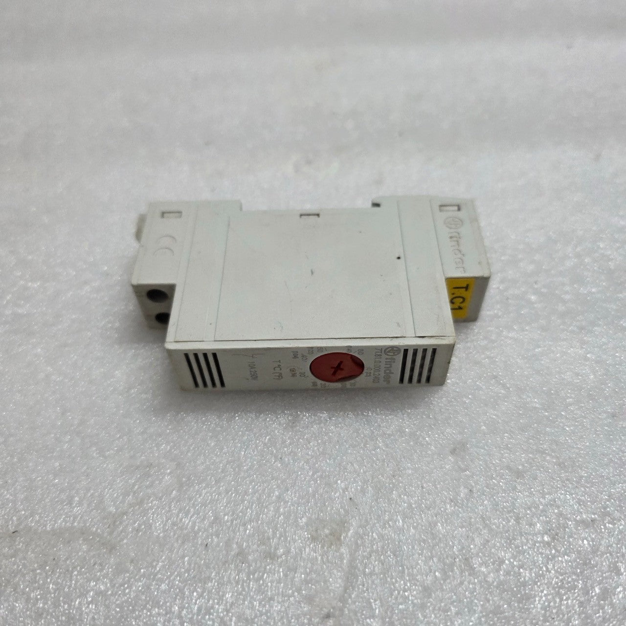 FINDER 7T.81.0.000.2403 PANEL THERMOSTAT